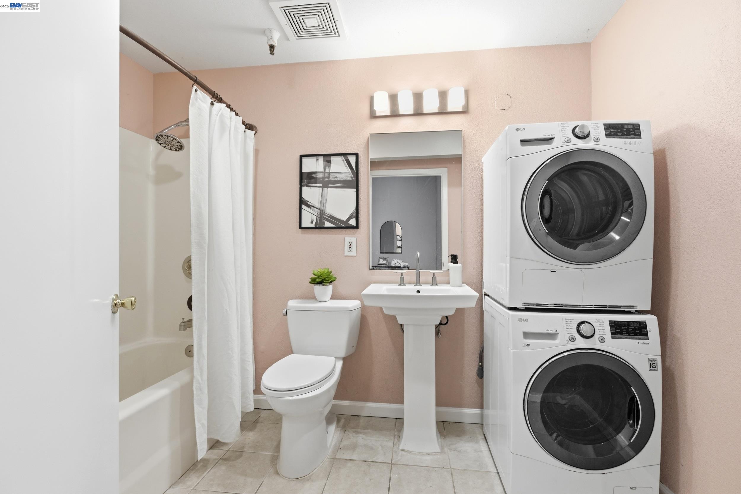 Detail Gallery Image 10 of 20 For 4053 Harlan St #114,  Emeryville,  CA 94608 - 1 Beds | 1 Baths