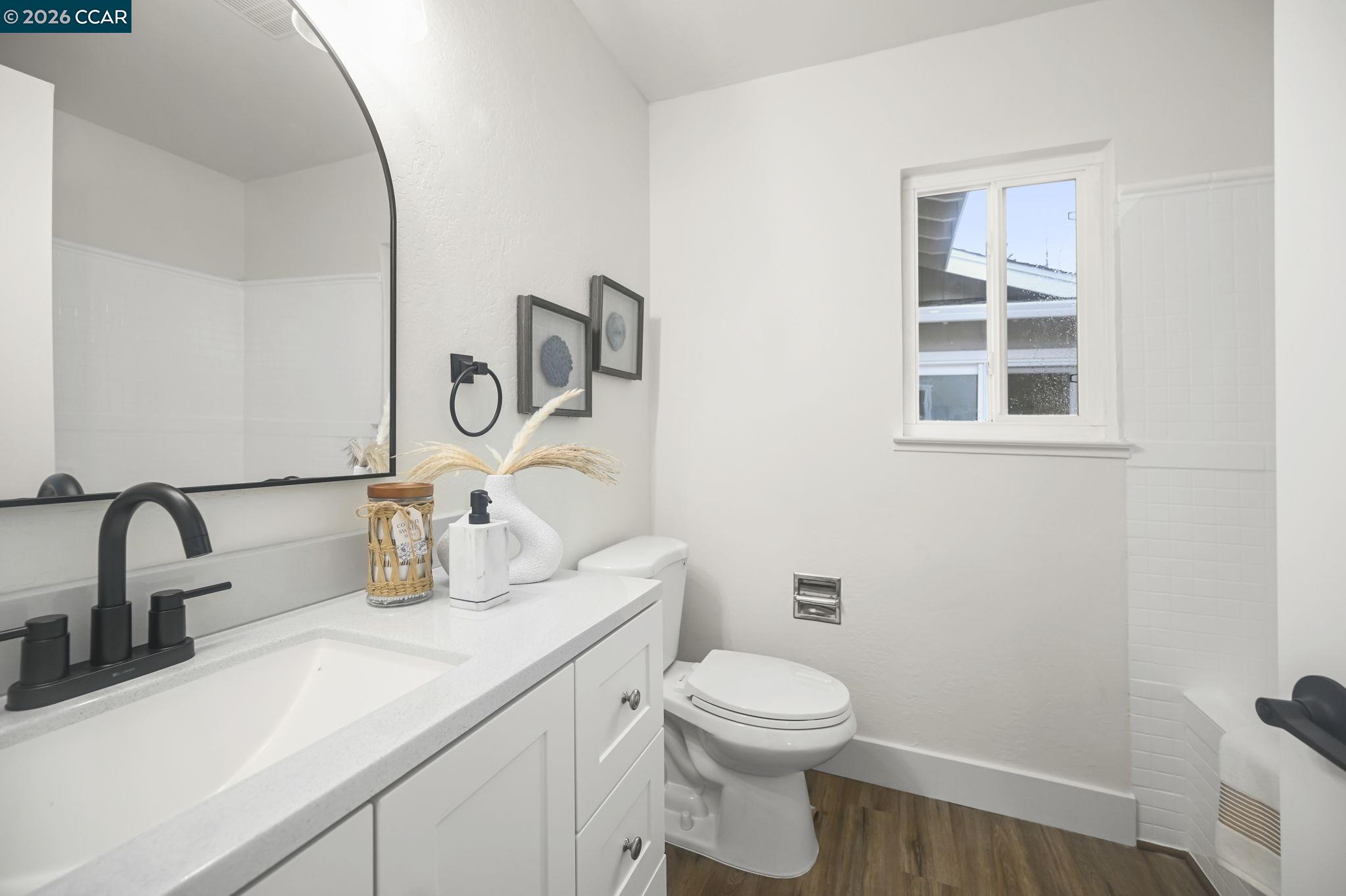 Detail Gallery Image 19 of 41 For 222 Donegal Way, Martinez,  CA 94553 - 4 Beds | 2 Baths