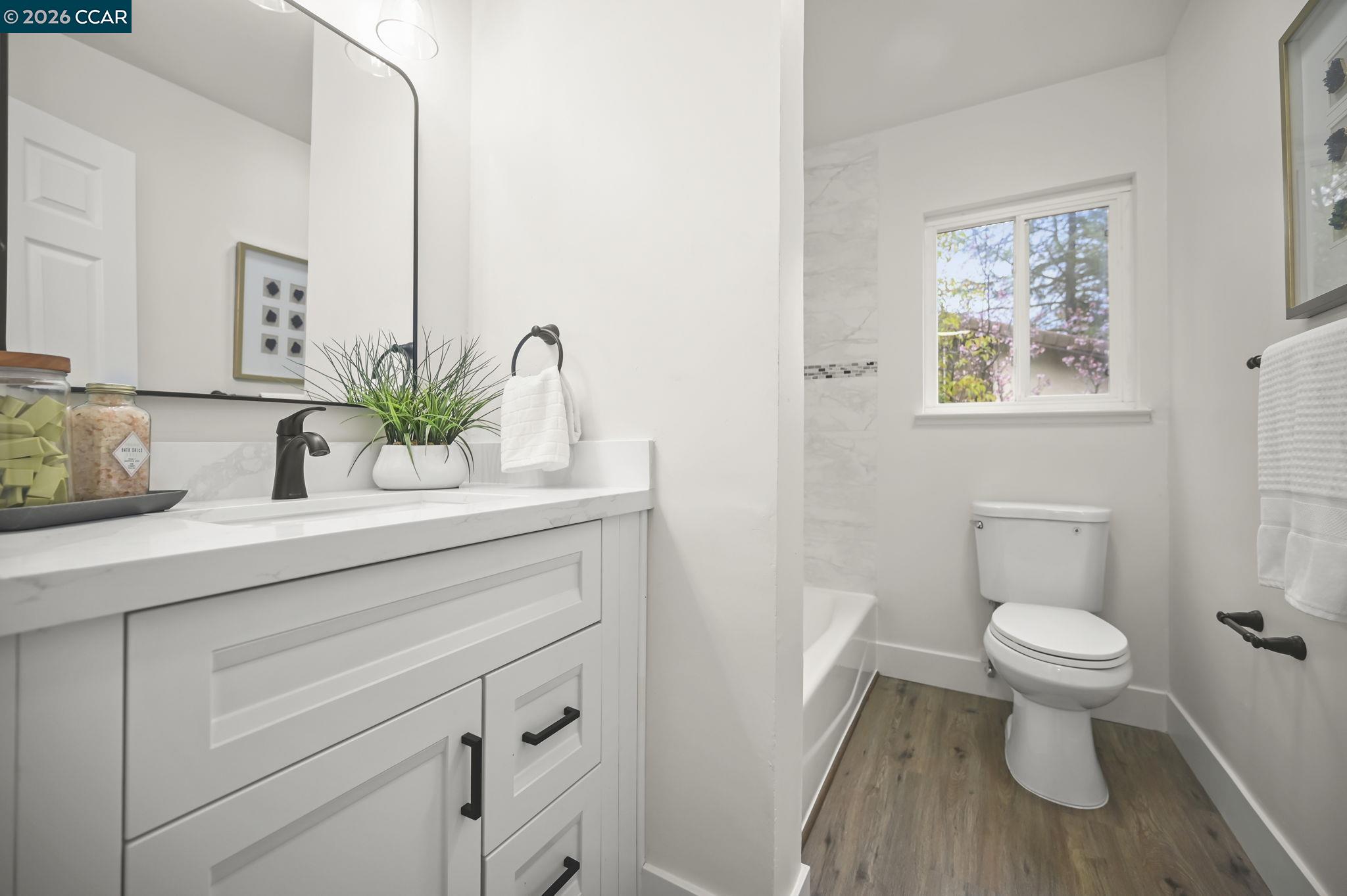 Detail Gallery Image 24 of 41 For 222 Donegal Way, Martinez,  CA 94553 - 4 Beds | 2 Baths