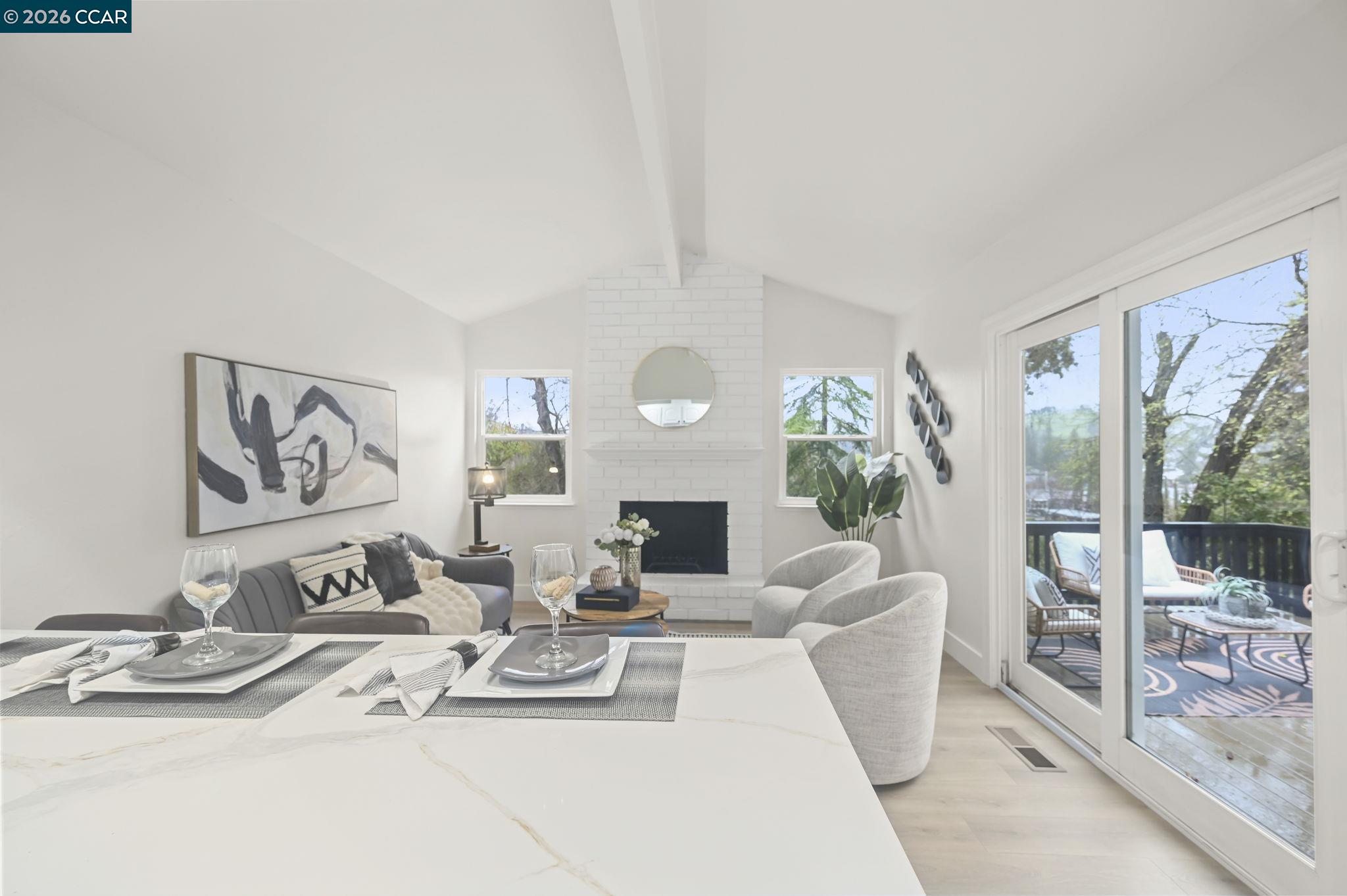 Detail Gallery Image 8 of 41 For 222 Donegal Way, Martinez,  CA 94553 - 4 Beds | 2 Baths