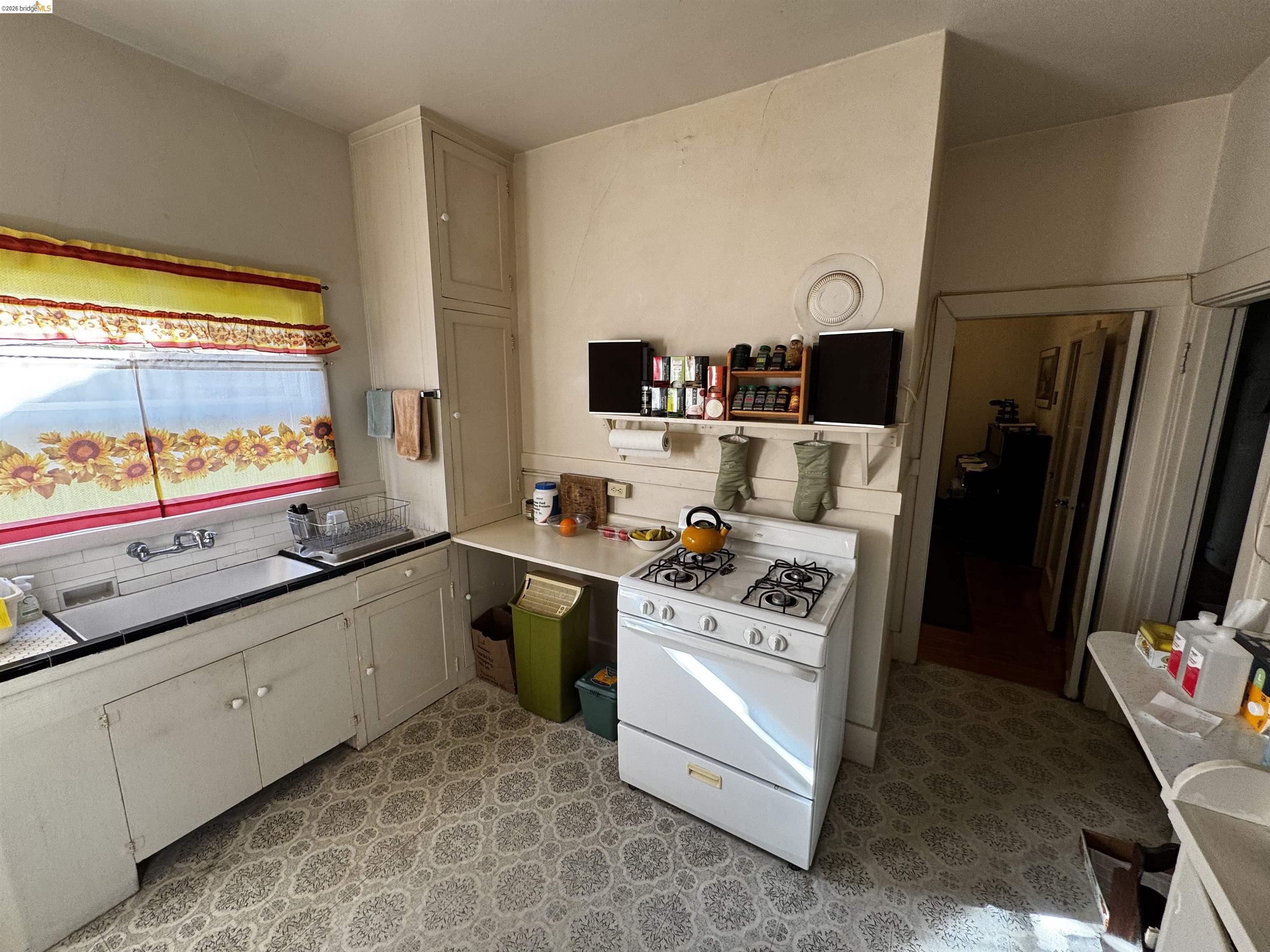 Detail Gallery Image 16 of 26 For 6100 Chabo Road, Oakland,  CA 94618 - – Beds | – Baths