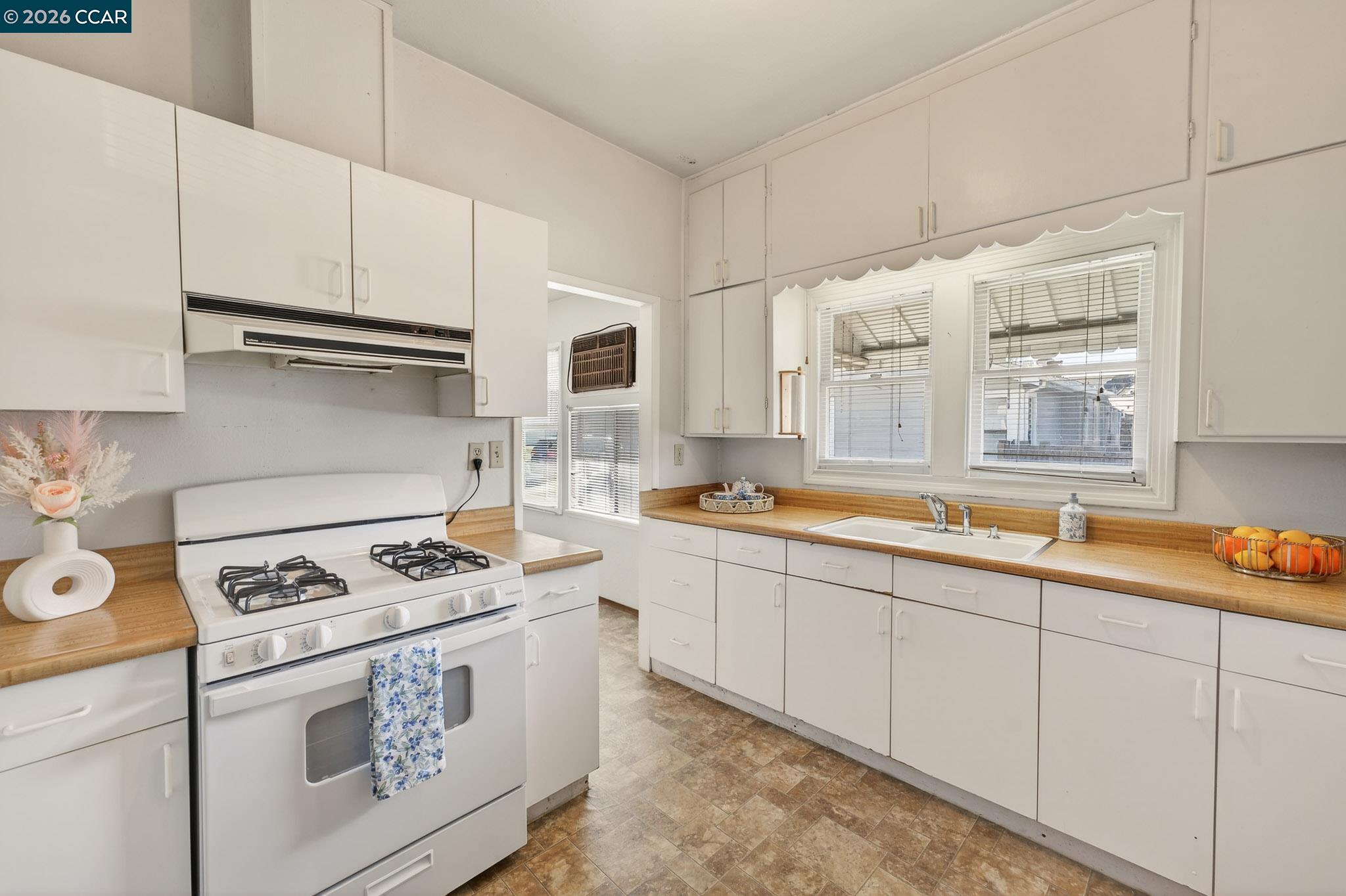 Detail Gallery Image 11 of 29 For 1516 C St, Antioch,  CA 94509 - 2 Beds | 1 Baths