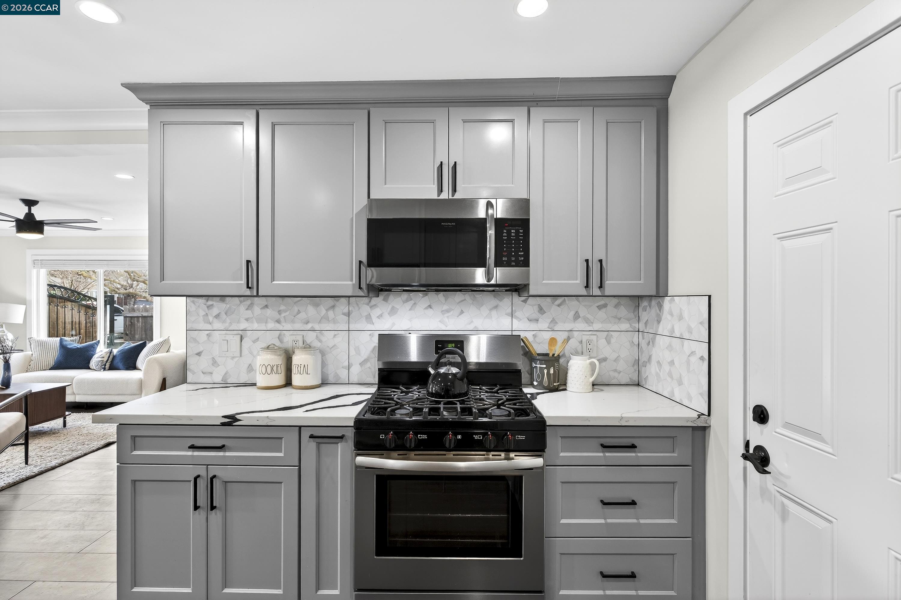 Detail Gallery Image 18 of 60 For 2908 Burnette St, Vallejo,  CA 94591 - 3 Beds | 2 Baths