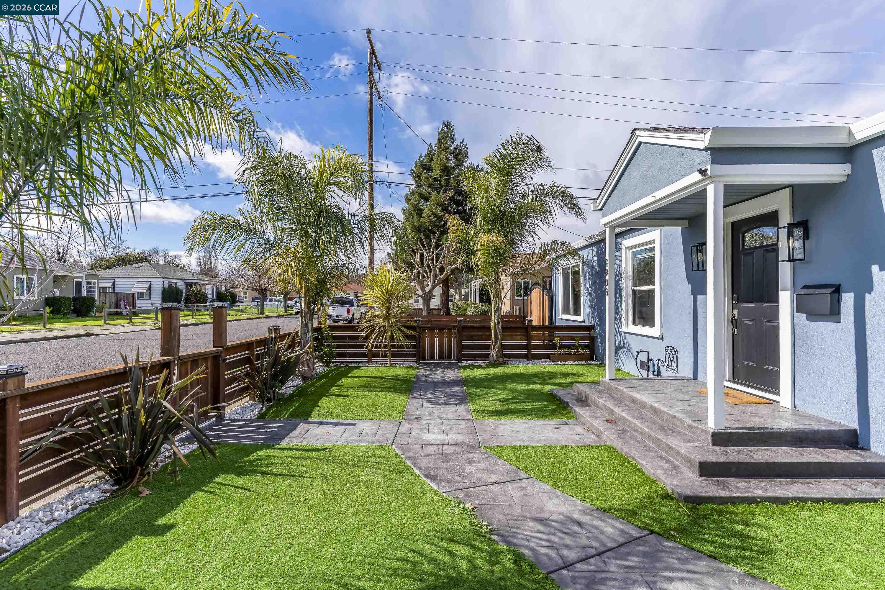 Detail Gallery Image 3 of 60 For 2908 Burnette St, Vallejo,  CA 94591 - 3 Beds | 2 Baths