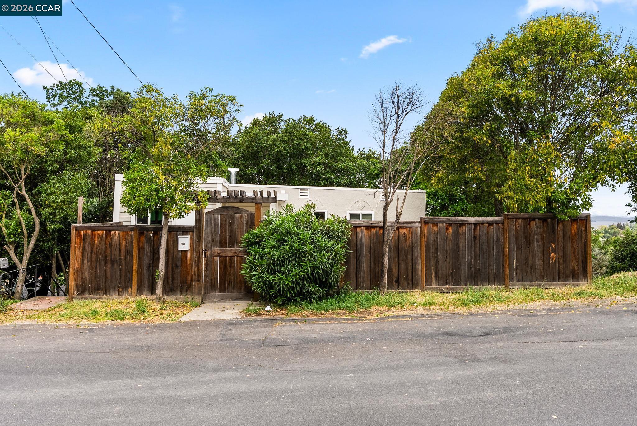 Detail Gallery Image 18 of 23 For 2220 S Crest Ave, Martinez,  CA 94553 - – Beds | – Baths