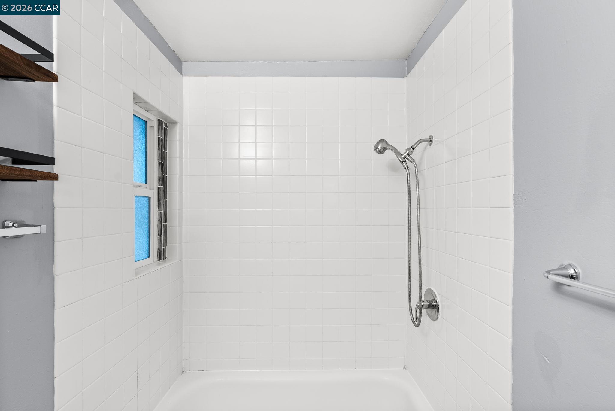 Detail Gallery Image 6 of 23 For 2220 S Crest Ave, Martinez,  CA 94553 - – Beds | – Baths