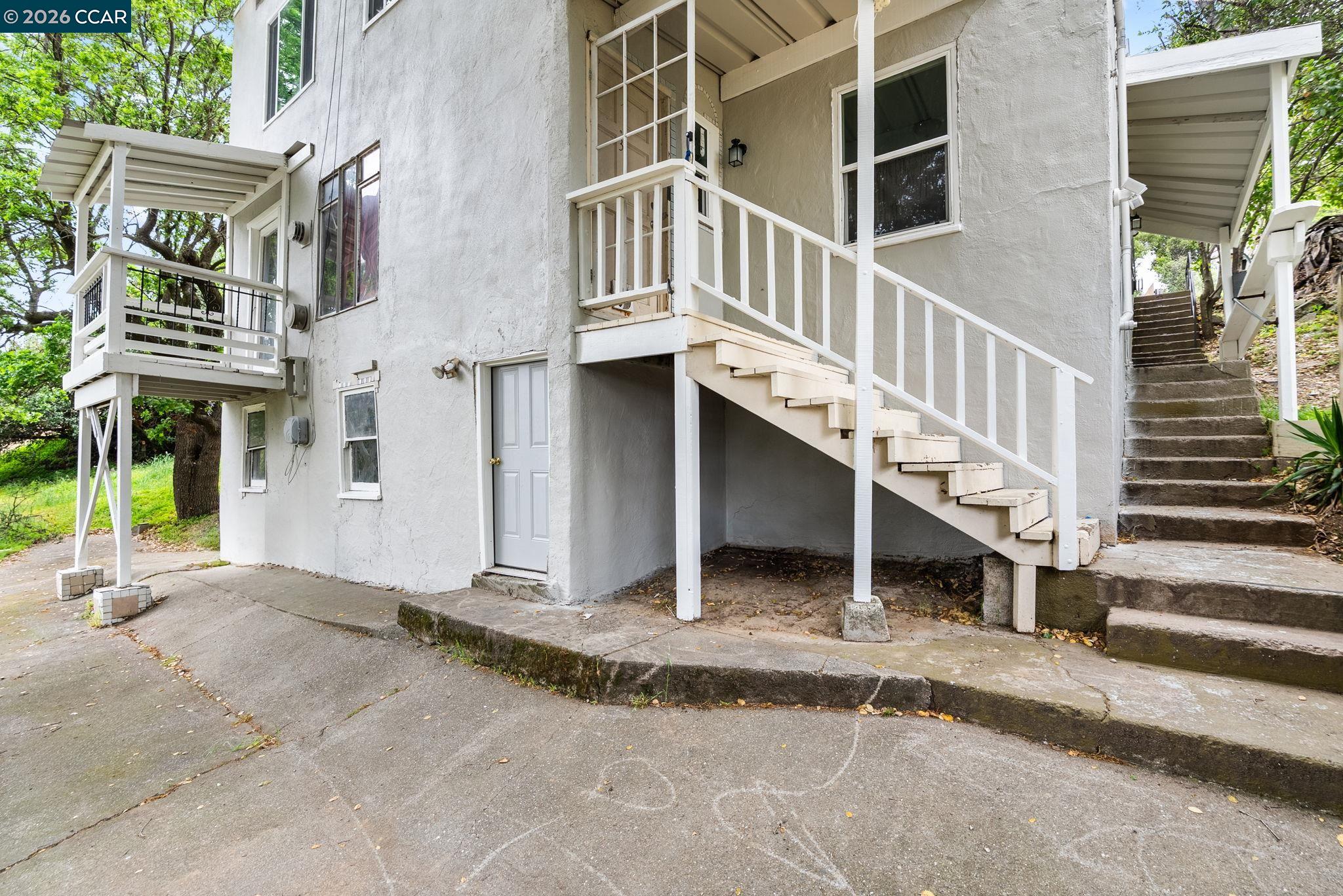 Detail Gallery Image 9 of 23 For 2220 S Crest Ave, Martinez,  CA 94553 - – Beds | – Baths