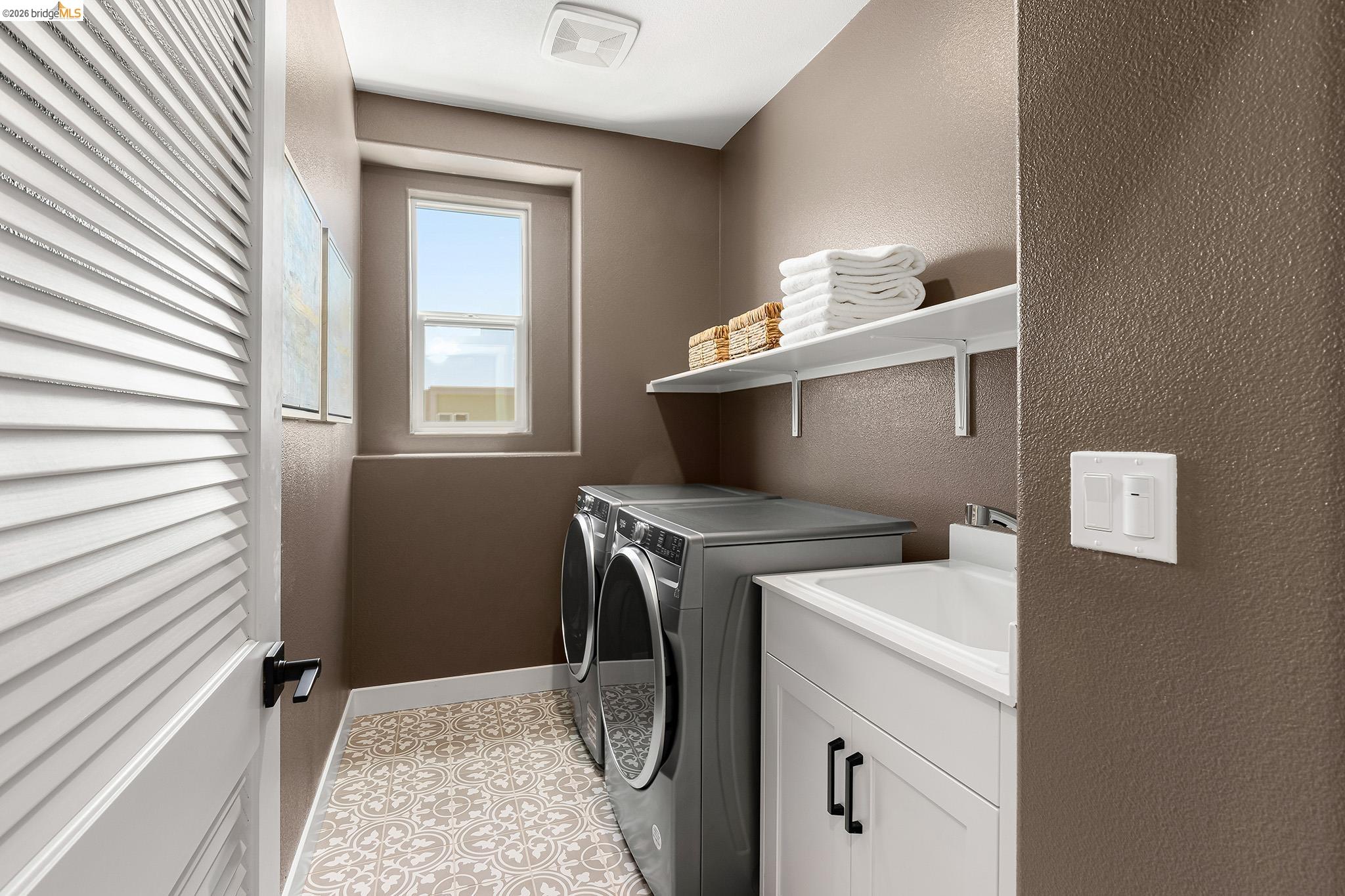 Detail Gallery Image 25 of 36 For 28968 Parkridge Loop #117,  Hayward,  CA 94544 - 3 Beds | 3 Baths