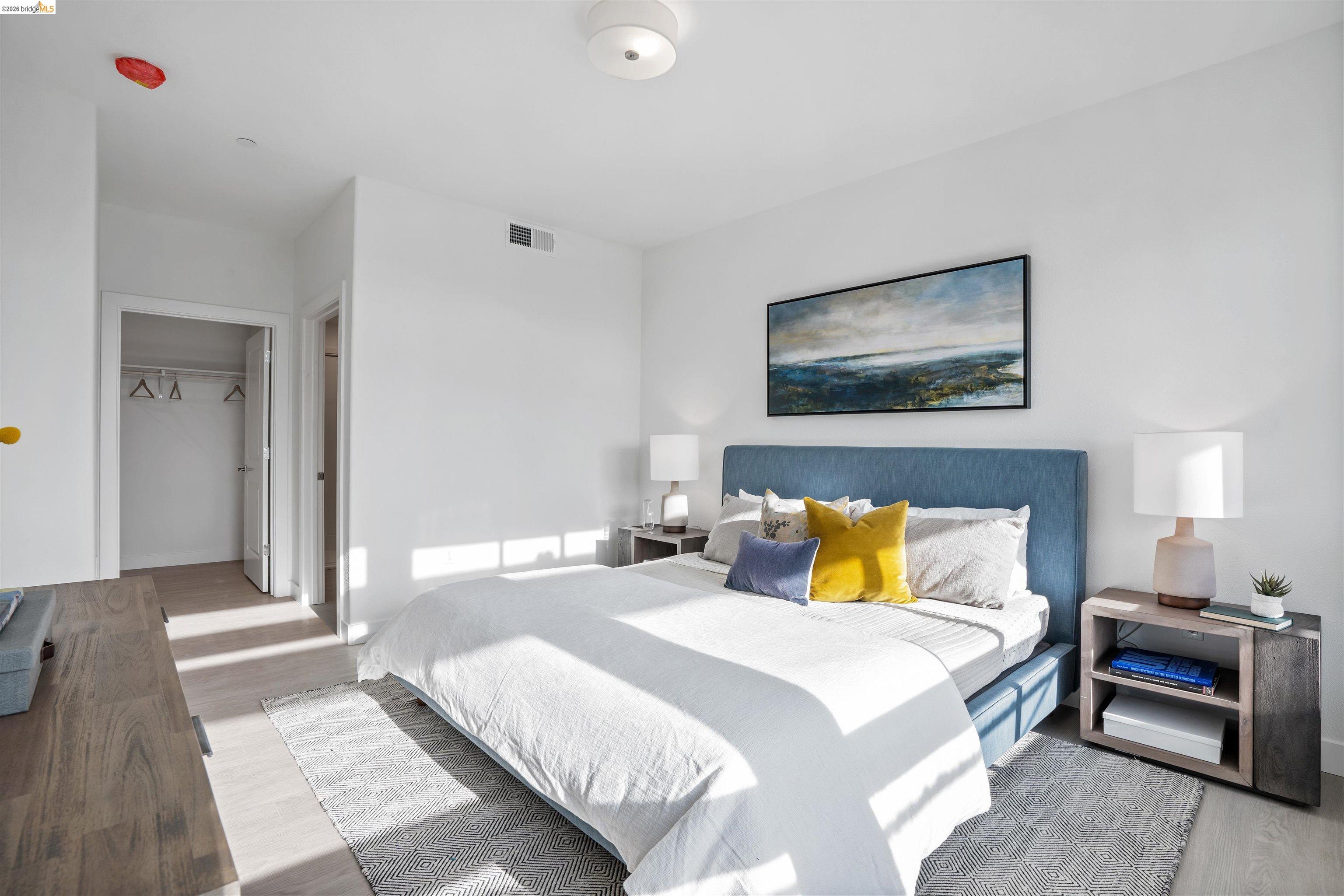 Detail Gallery Image 10 of 24 For 500 Somi Ct #301,  Hayward,  CA 94544 - 3 Beds | 2 Baths