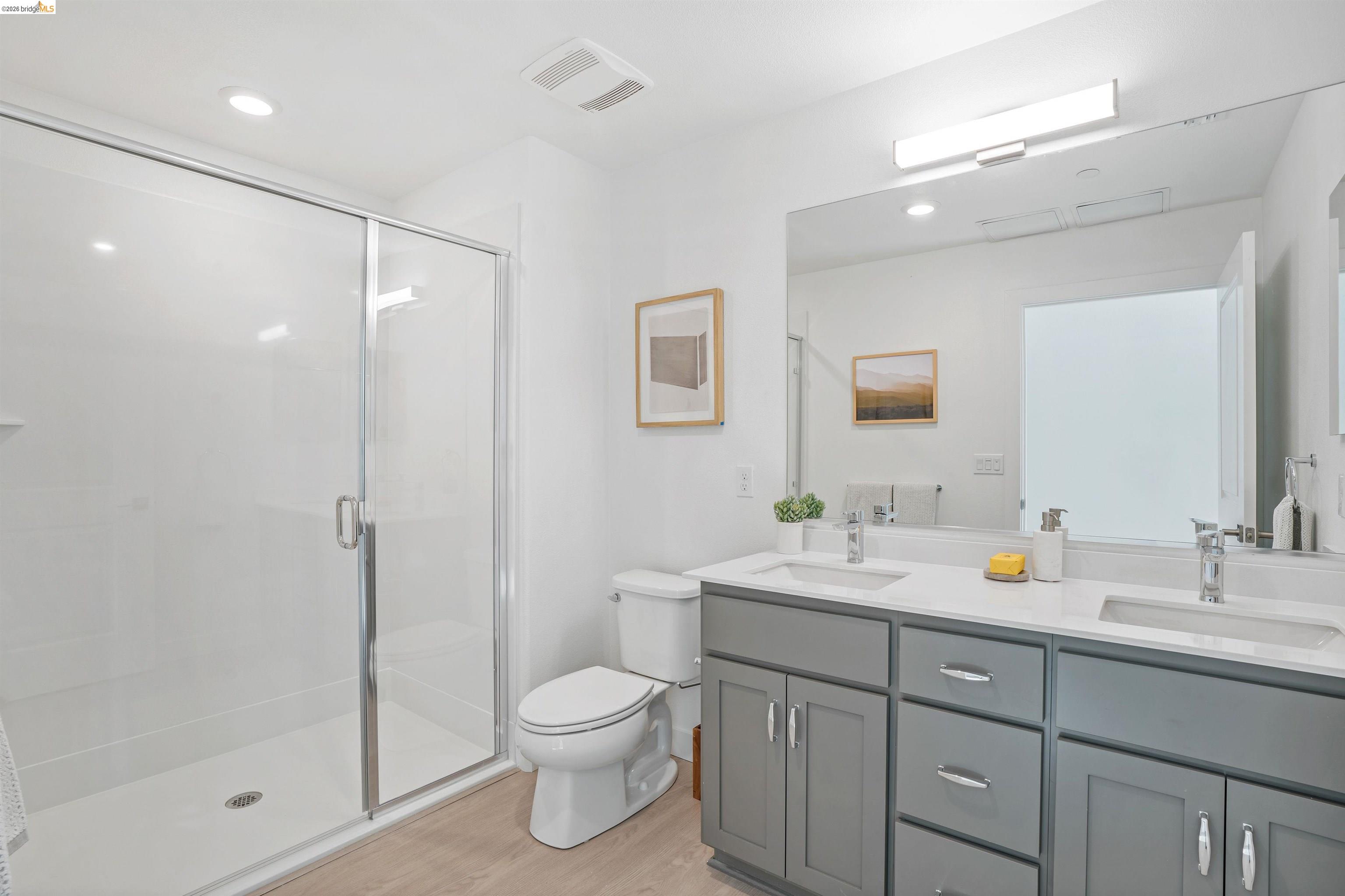 Detail Gallery Image 14 of 24 For 500 Somi Ct #301,  Hayward,  CA 94544 - 3 Beds | 2 Baths