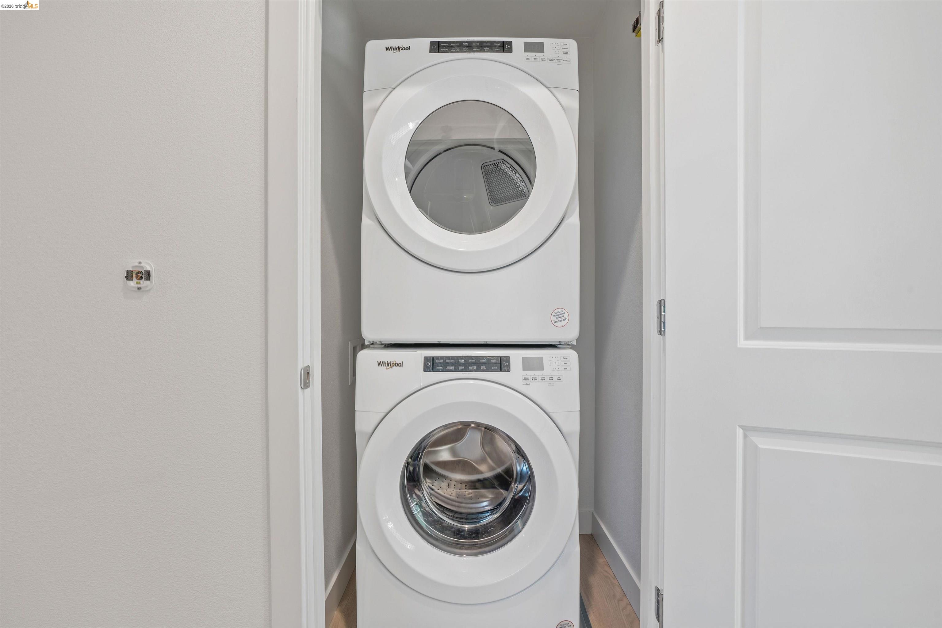 Detail Gallery Image 23 of 24 For 500 Somi Ct #301,  Hayward,  CA 94544 - 3 Beds | 2 Baths