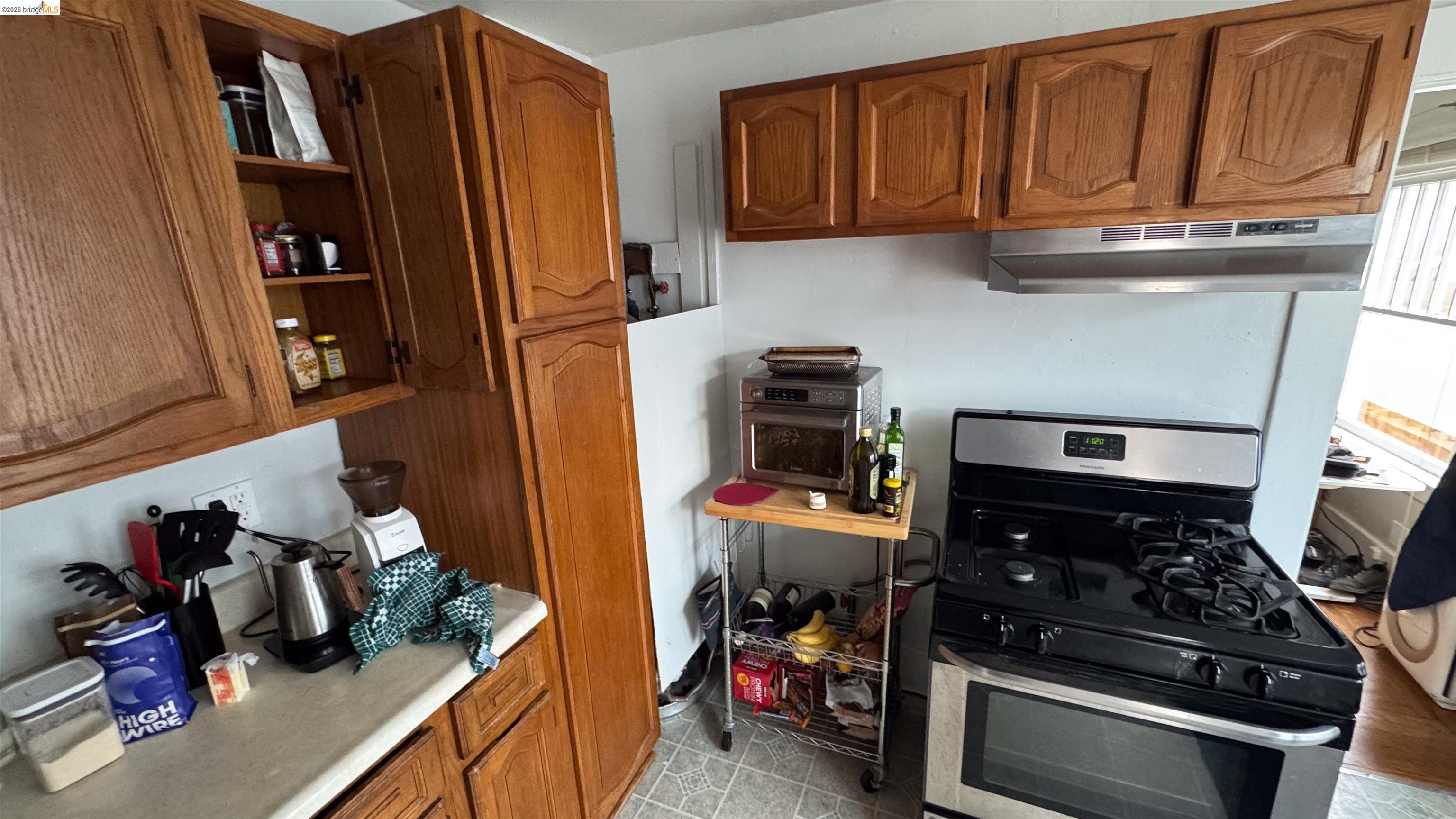 Detail Gallery Image 33 of 53 For 362 S Hudson Street, Oakland,  CA 94618-1185 - – Beds | – Baths