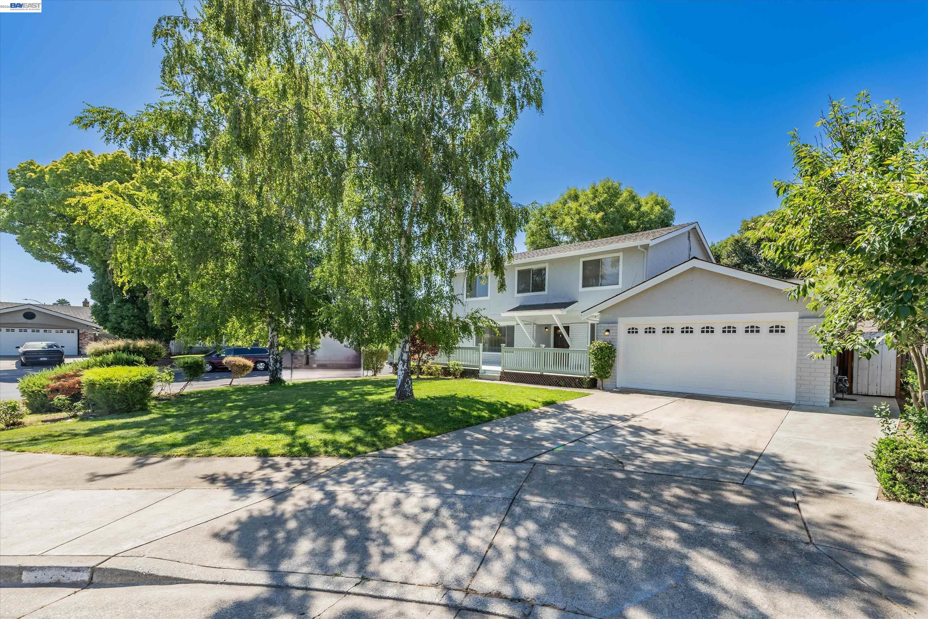 Detail Gallery Image 2 of 36 For 6735 Stephan Ct, Gilroy,  CA 95020 - 5 Beds | 3 Baths