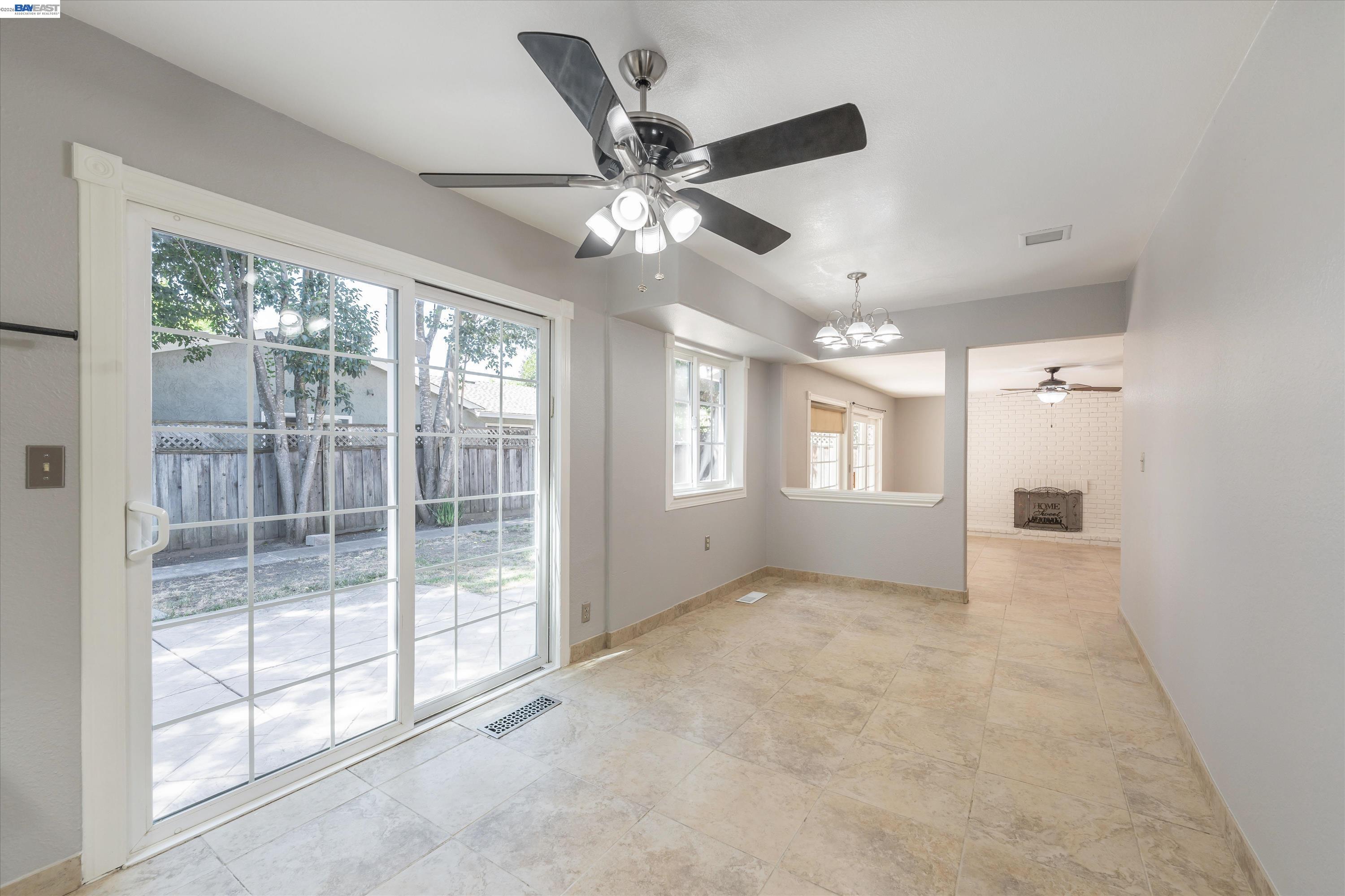 Detail Gallery Image 12 of 36 For 6735 Stephan Ct, Gilroy,  CA 95020 - 5 Beds | 3 Baths