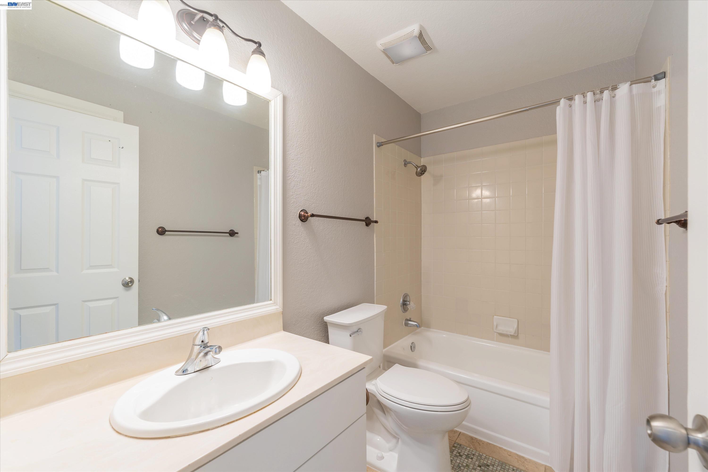 Detail Gallery Image 17 of 36 For 6735 Stephan Ct, Gilroy,  CA 95020 - 5 Beds | 3 Baths