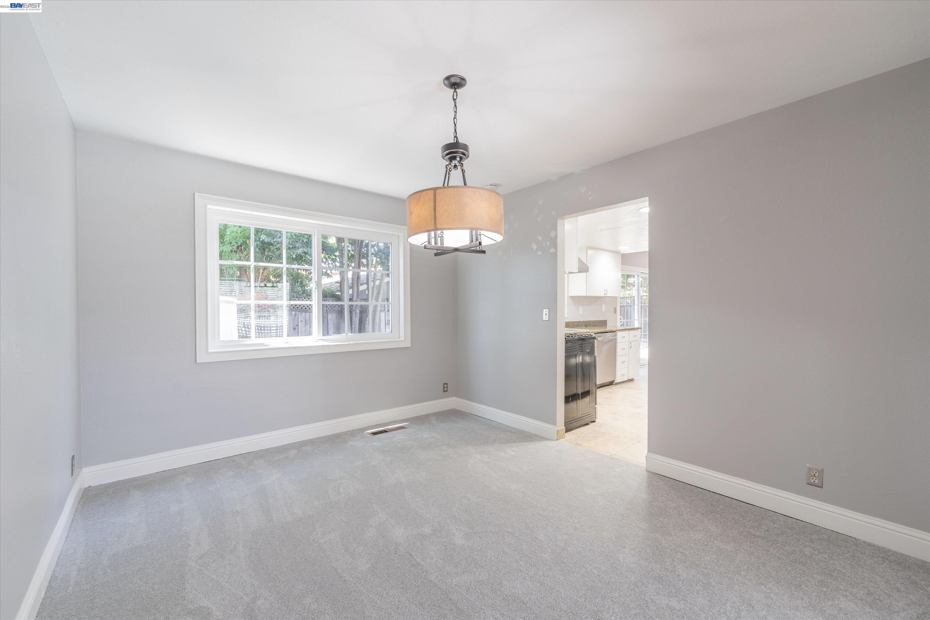 Detail Gallery Image 8 of 36 For 6735 Stephan Ct, Gilroy,  CA 95020 - 5 Beds | 3 Baths