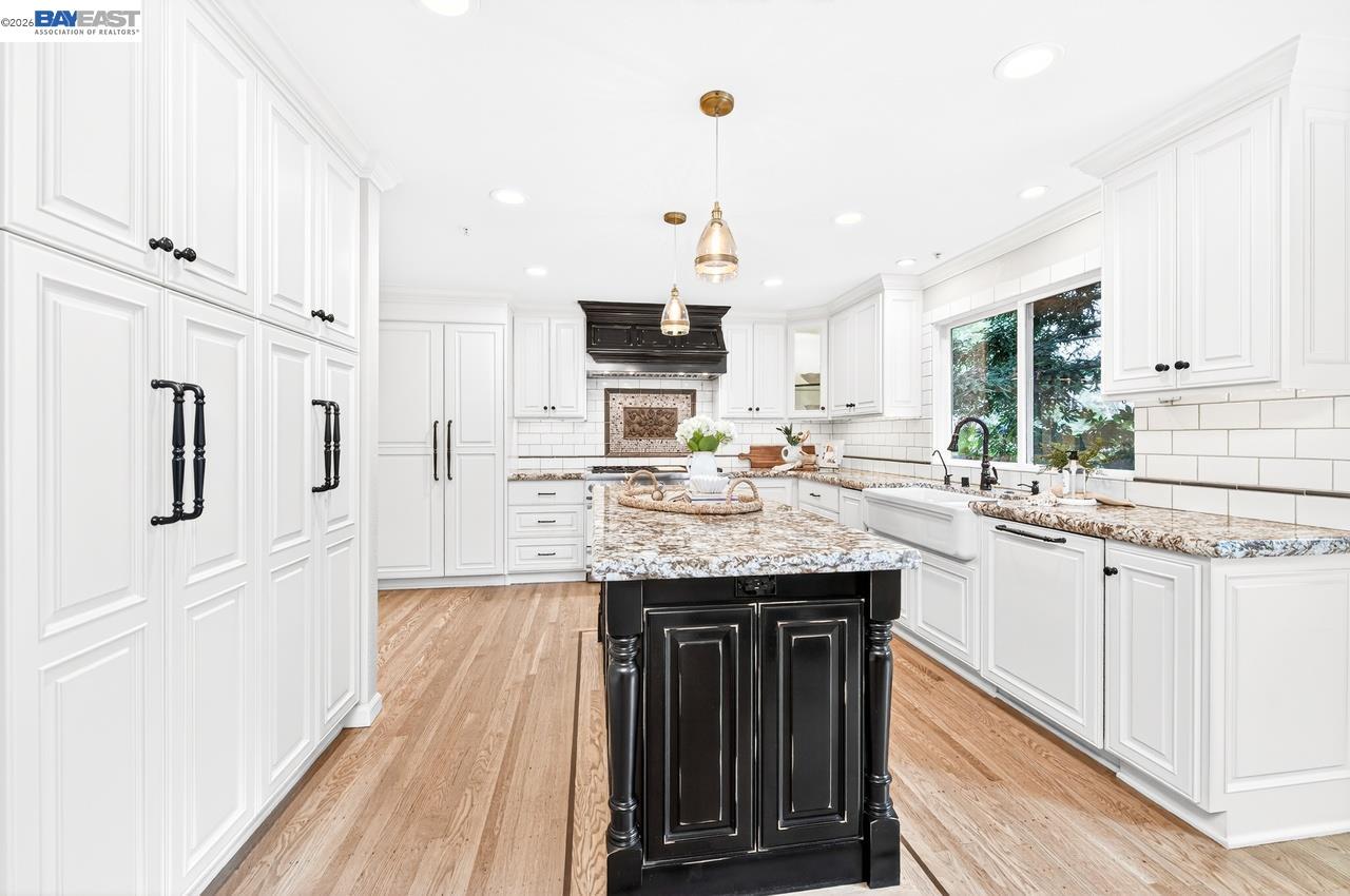 Detail Gallery Image 19 of 59 For 859 Gray Fox Cir, Pleasanton,  CA 94566 - 5 Beds | 4 Baths