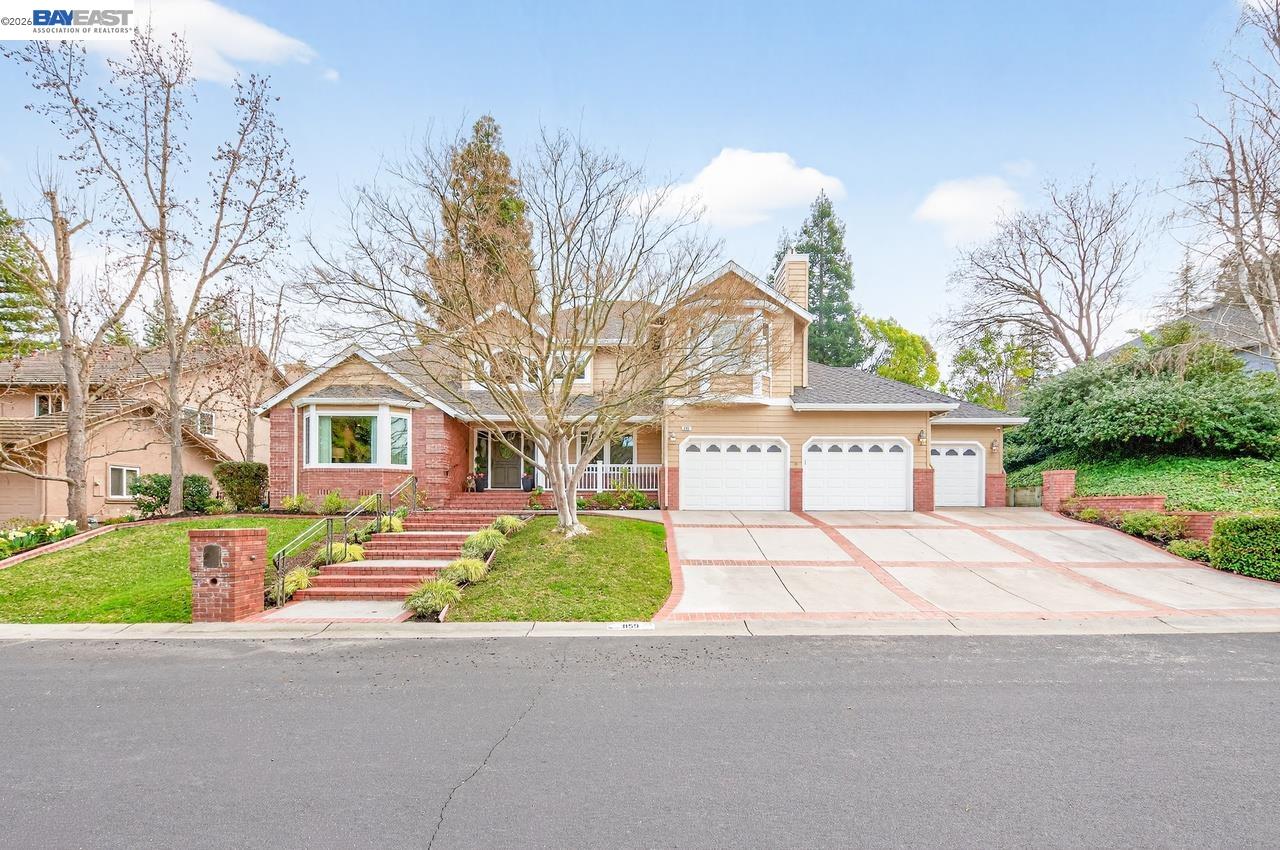 Detail Gallery Image 6 of 59 For 859 Gray Fox Cir, Pleasanton,  CA 94566 - 5 Beds | 4 Baths