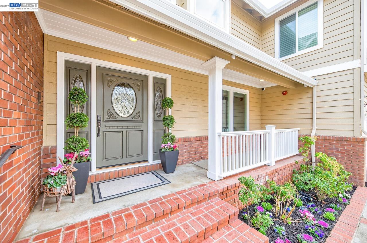 Detail Gallery Image 8 of 59 For 859 Gray Fox Cir, Pleasanton,  CA 94566 - 5 Beds | 4 Baths