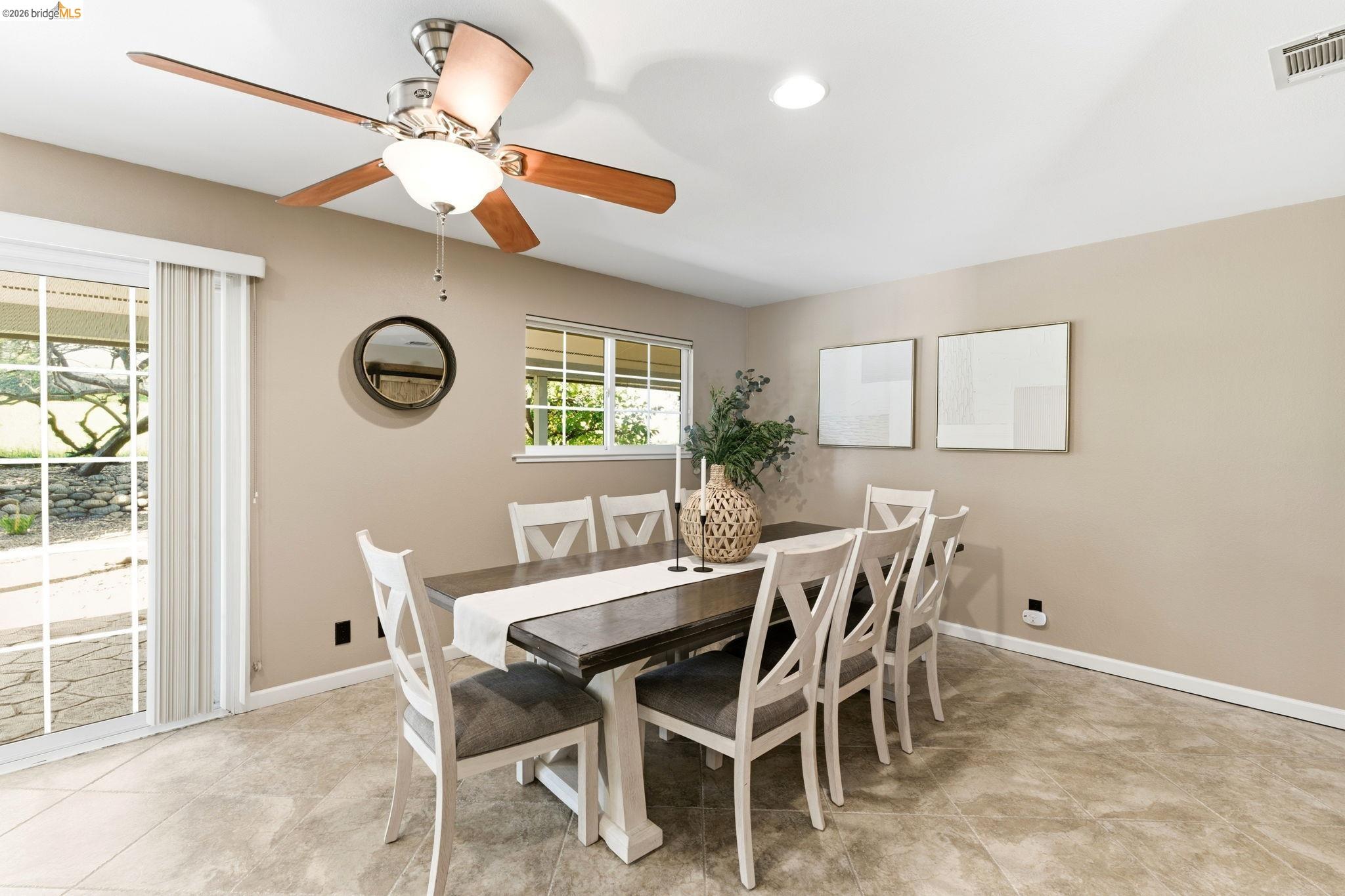 Detail Gallery Image 16 of 60 For 3142 Van Buren Pl, Antioch,  CA 94509 - 4 Beds | 3 Baths