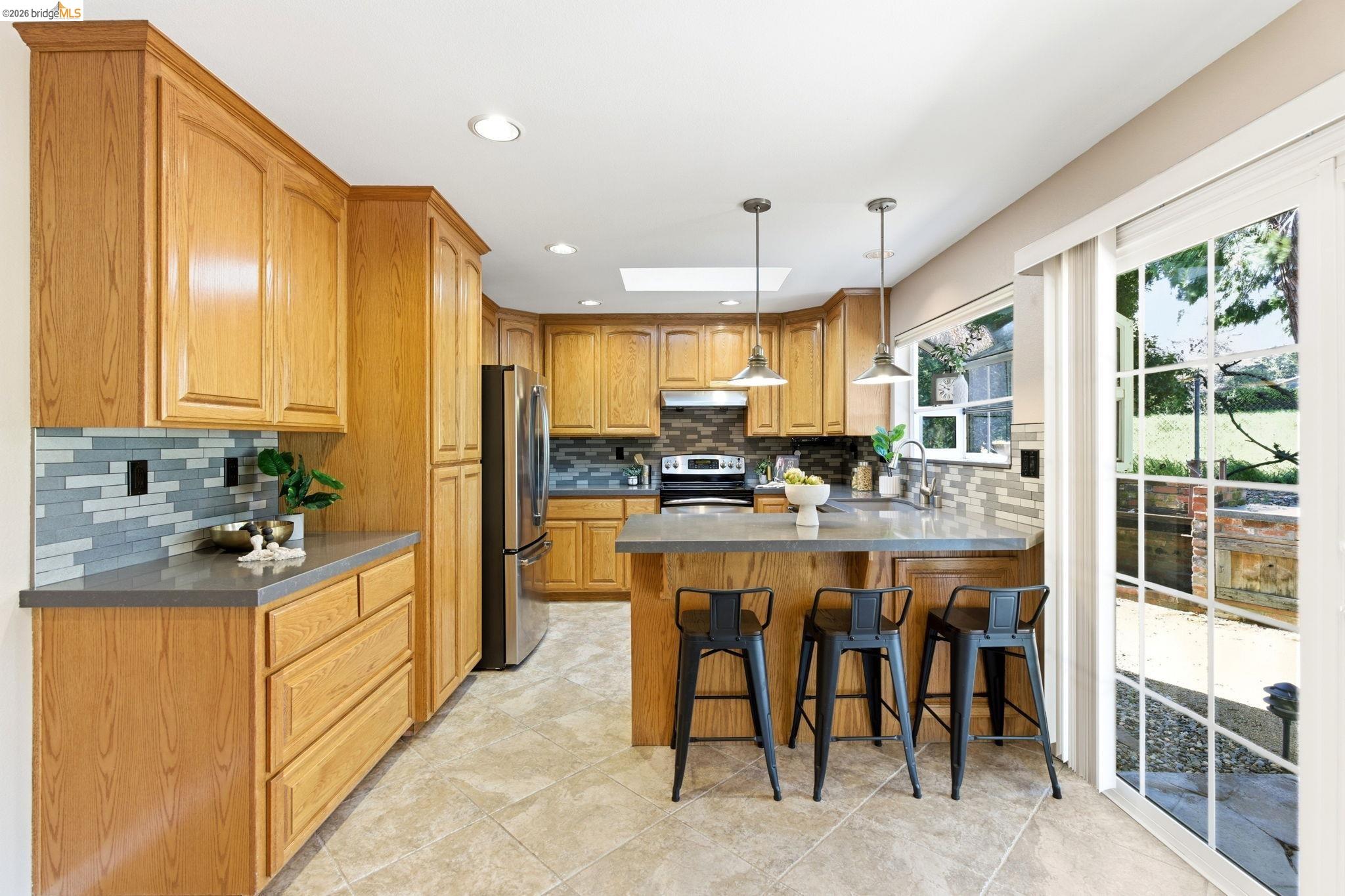 Detail Gallery Image 9 of 60 For 3142 Van Buren Pl, Antioch,  CA 94509 - 4 Beds | 3 Baths