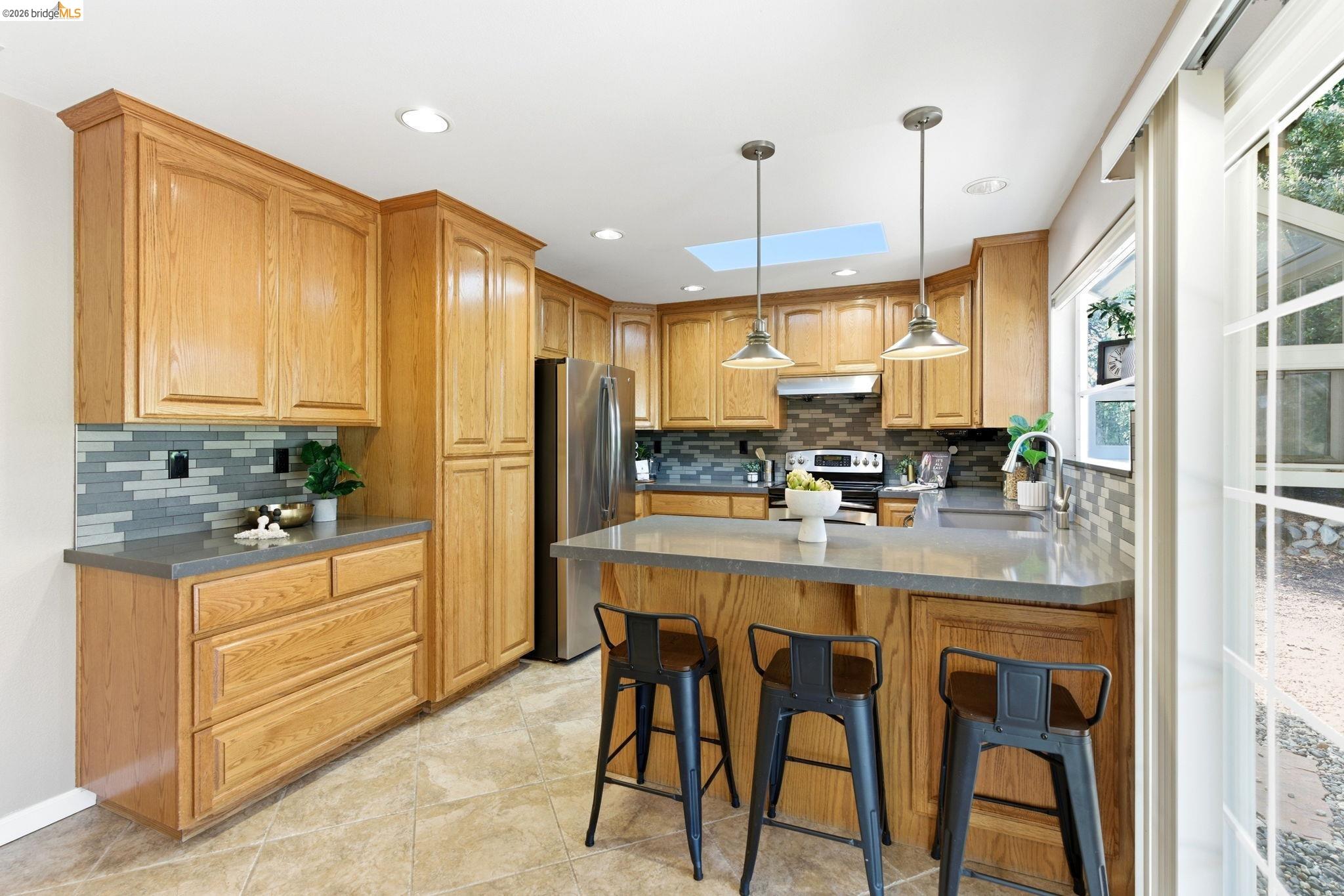 Detail Gallery Image 10 of 60 For 3142 Van Buren Pl, Antioch,  CA 94509 - 4 Beds | 3 Baths