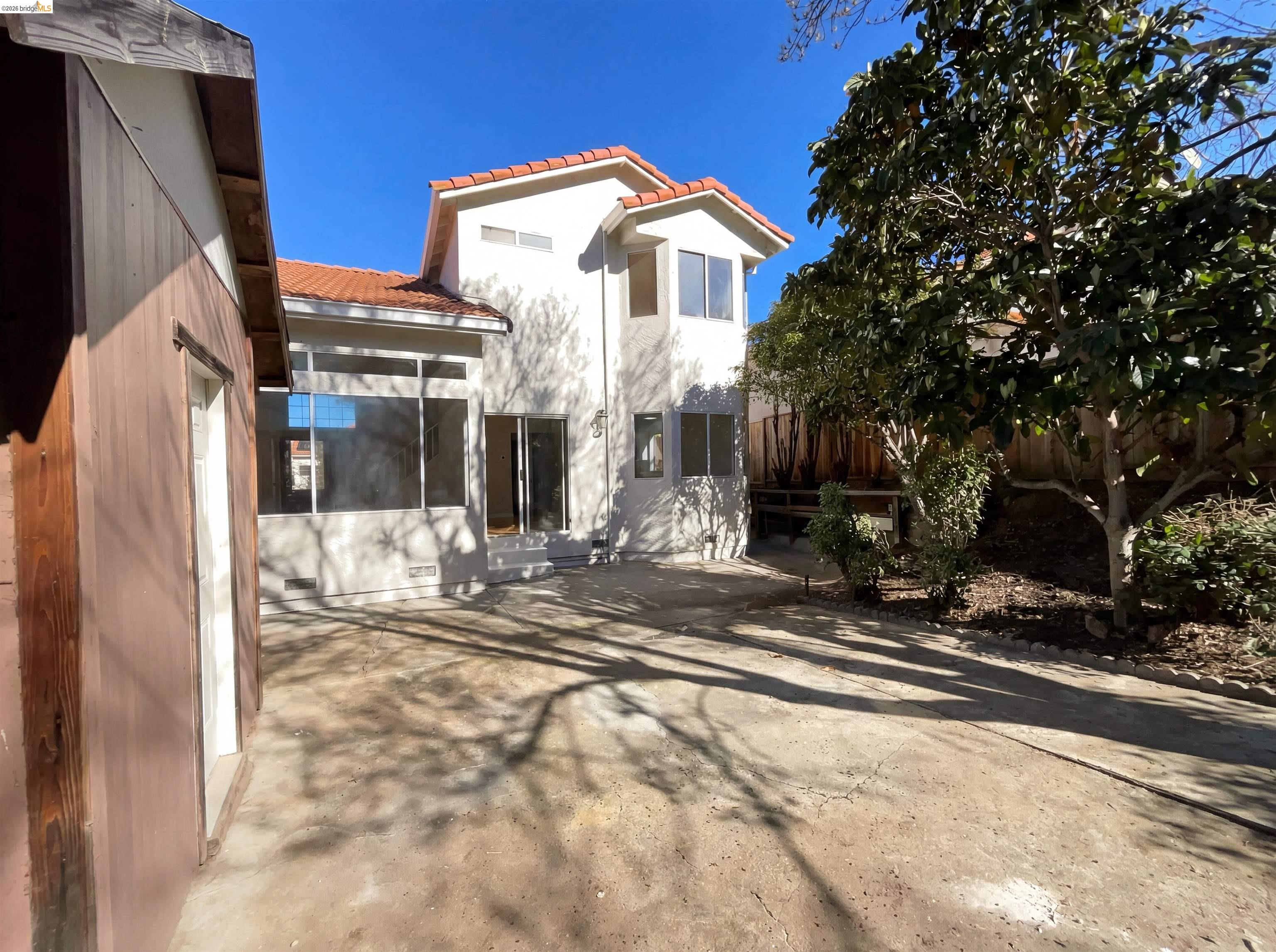 Detail Gallery Image 5 of 15 For 2270 Bayberry Cir, Pittsburg,  CA 94565 - 4 Beds | 2/1 Baths