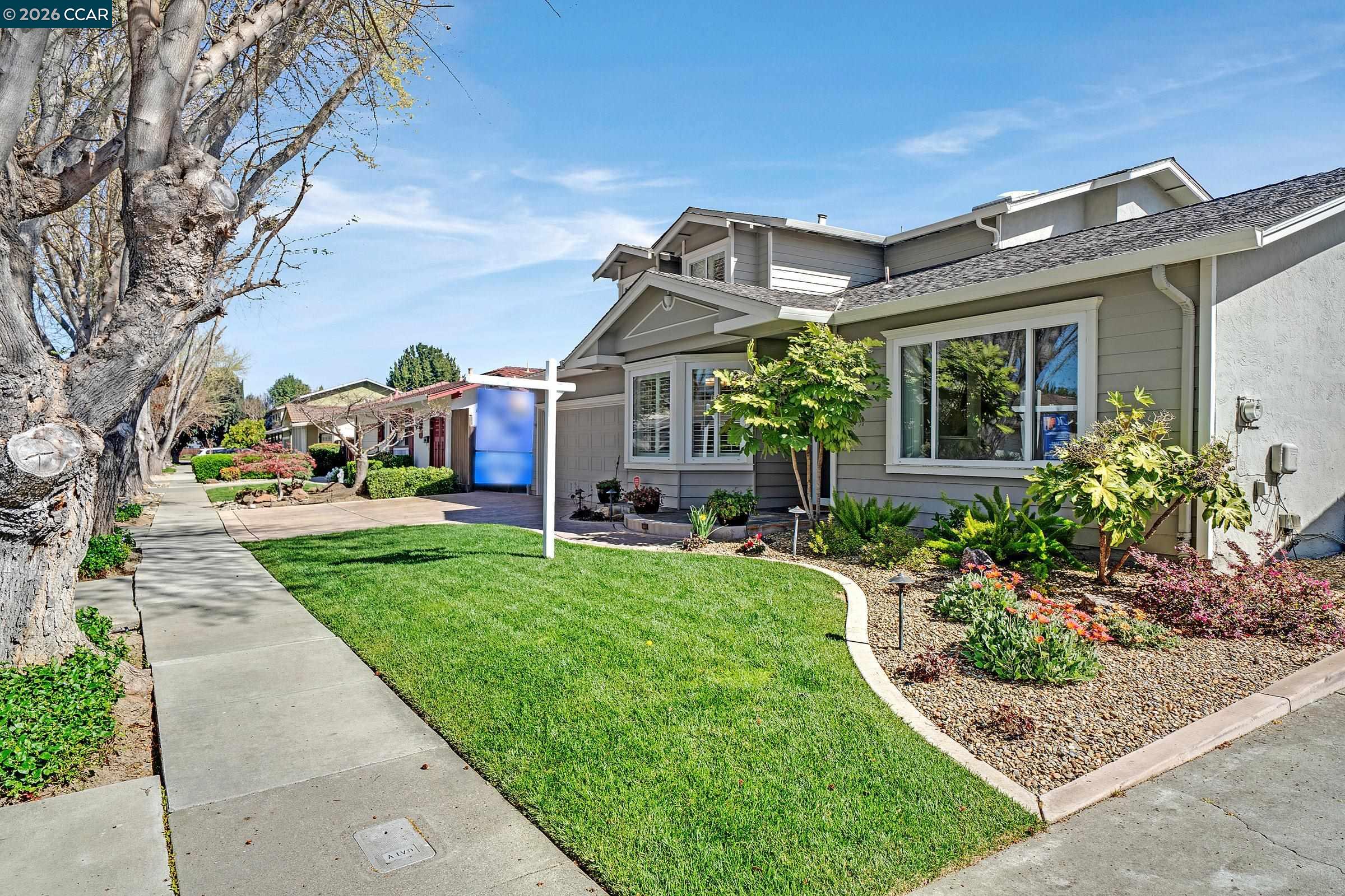 Detail Gallery Image 2 of 40 For 2415 Crestline Rd, Pleasanton,  CA 94566 - 5 Beds | 3 Baths