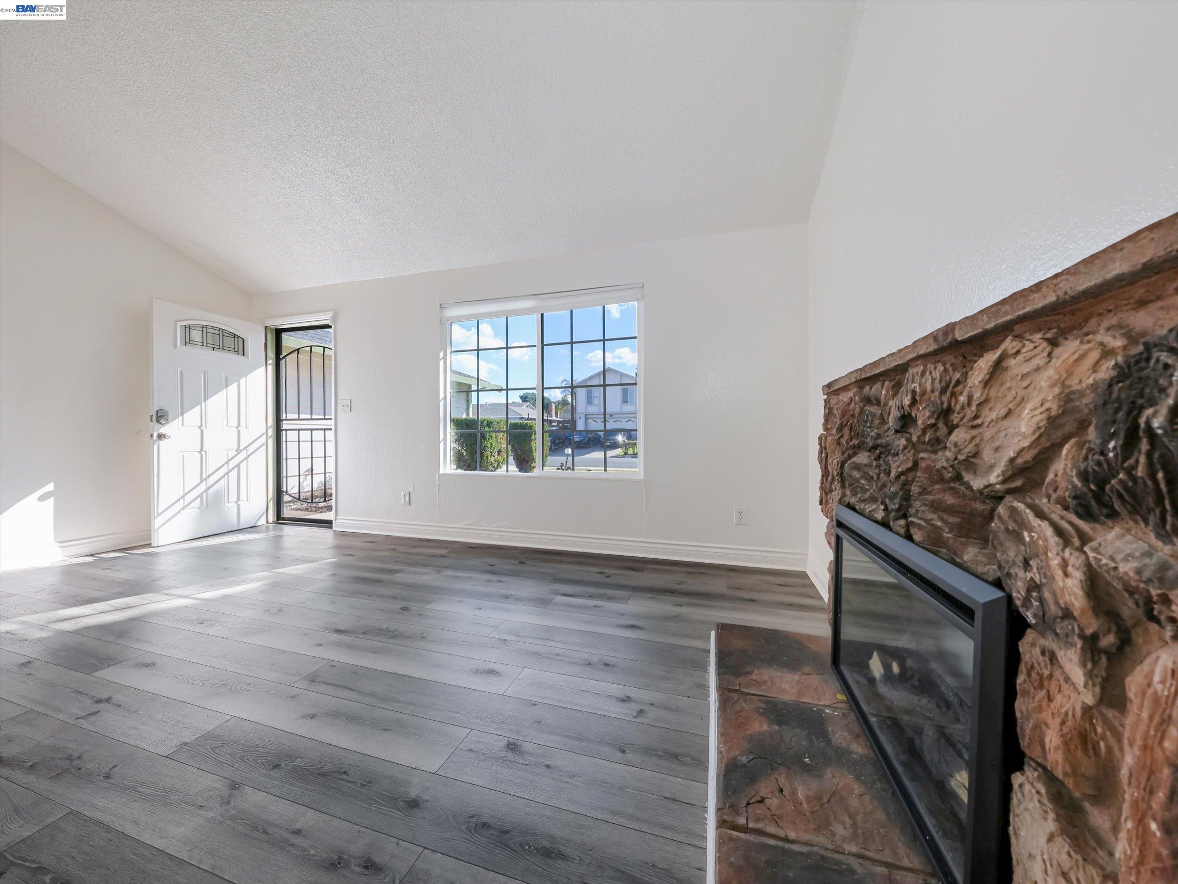 Detail Gallery Image 9 of 36 For 3432 Danielle Pl, Bay Point,  CA 94565 - 3 Beds | 2 Baths