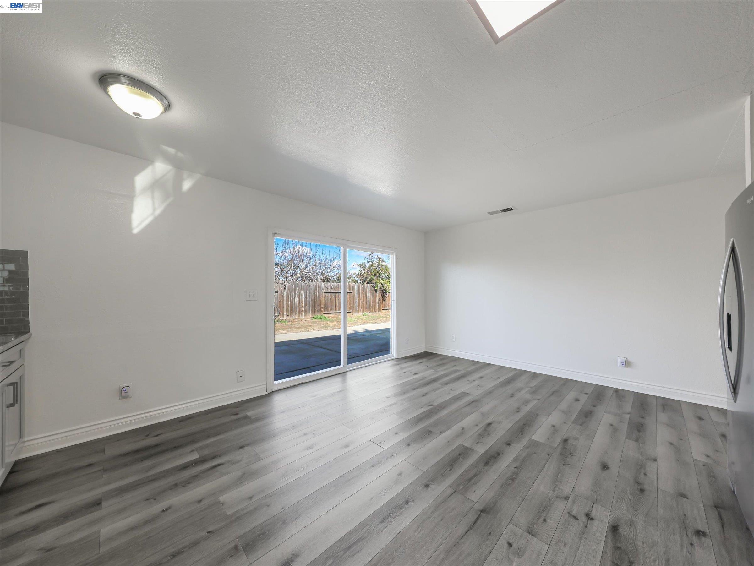 Detail Gallery Image 15 of 36 For 3432 Danielle Pl, Bay Point,  CA 94565 - 3 Beds | 2 Baths