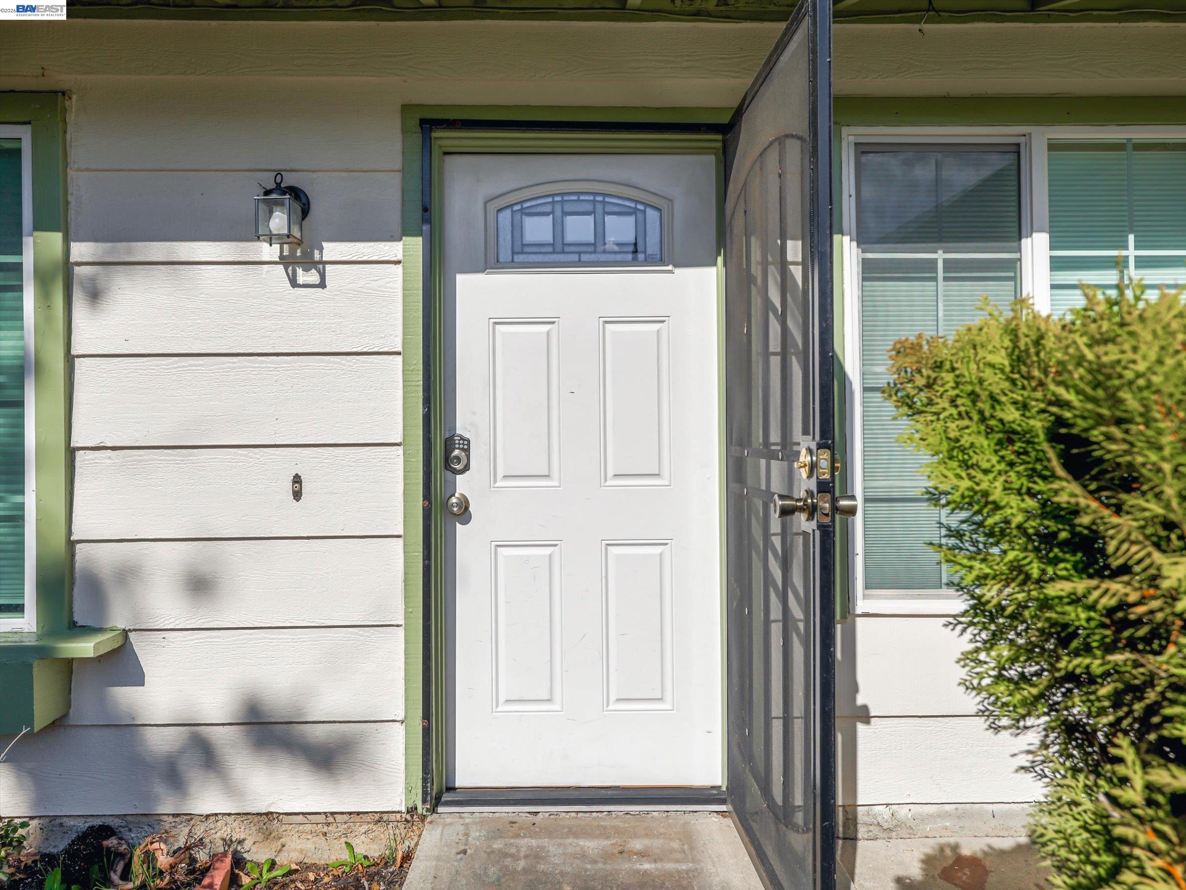 Detail Gallery Image 3 of 36 For 3432 Danielle Pl, Bay Point,  CA 94565 - 3 Beds | 2 Baths