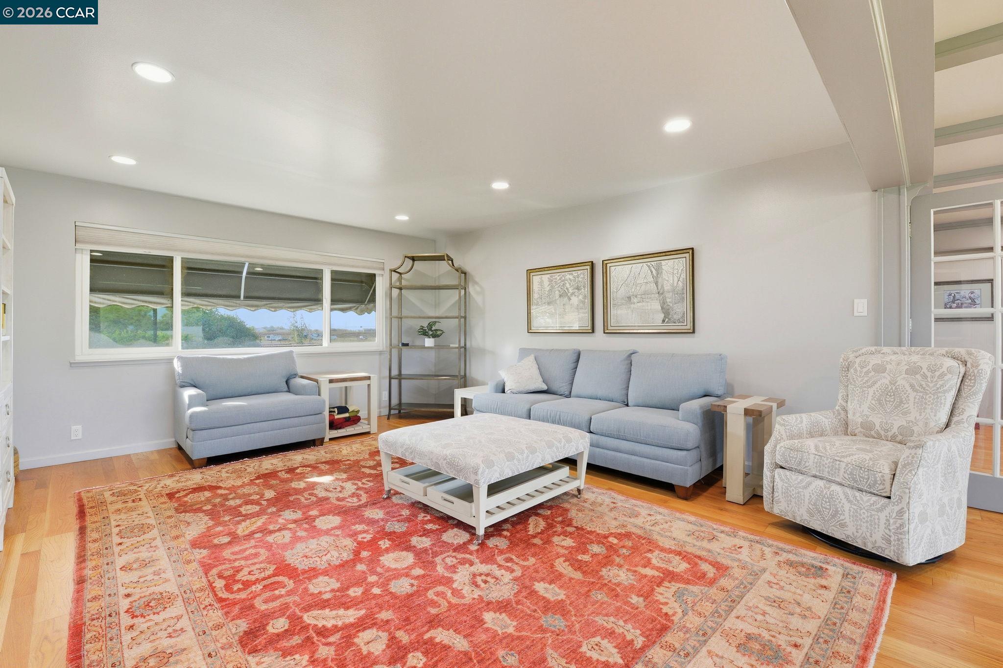 Detail Gallery Image 13 of 37 For 4370 Sandmound Blvd, Oakley,  CA 94561-5037 - 4 Beds | 2 Baths