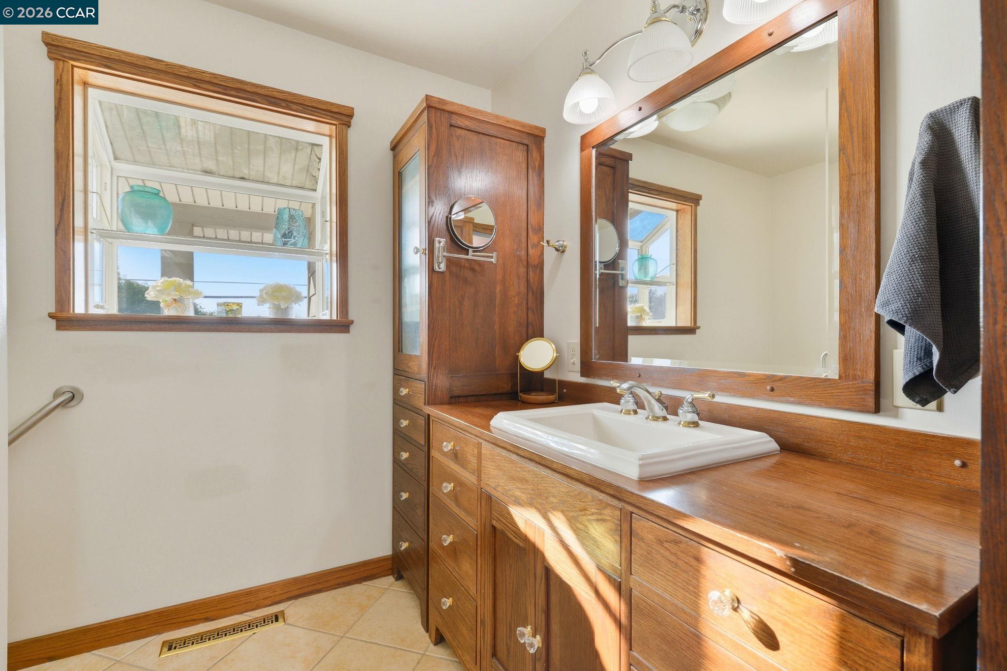 Detail Gallery Image 16 of 37 For 4370 Sandmound Blvd, Oakley,  CA 94561-5037 - 4 Beds | 2 Baths