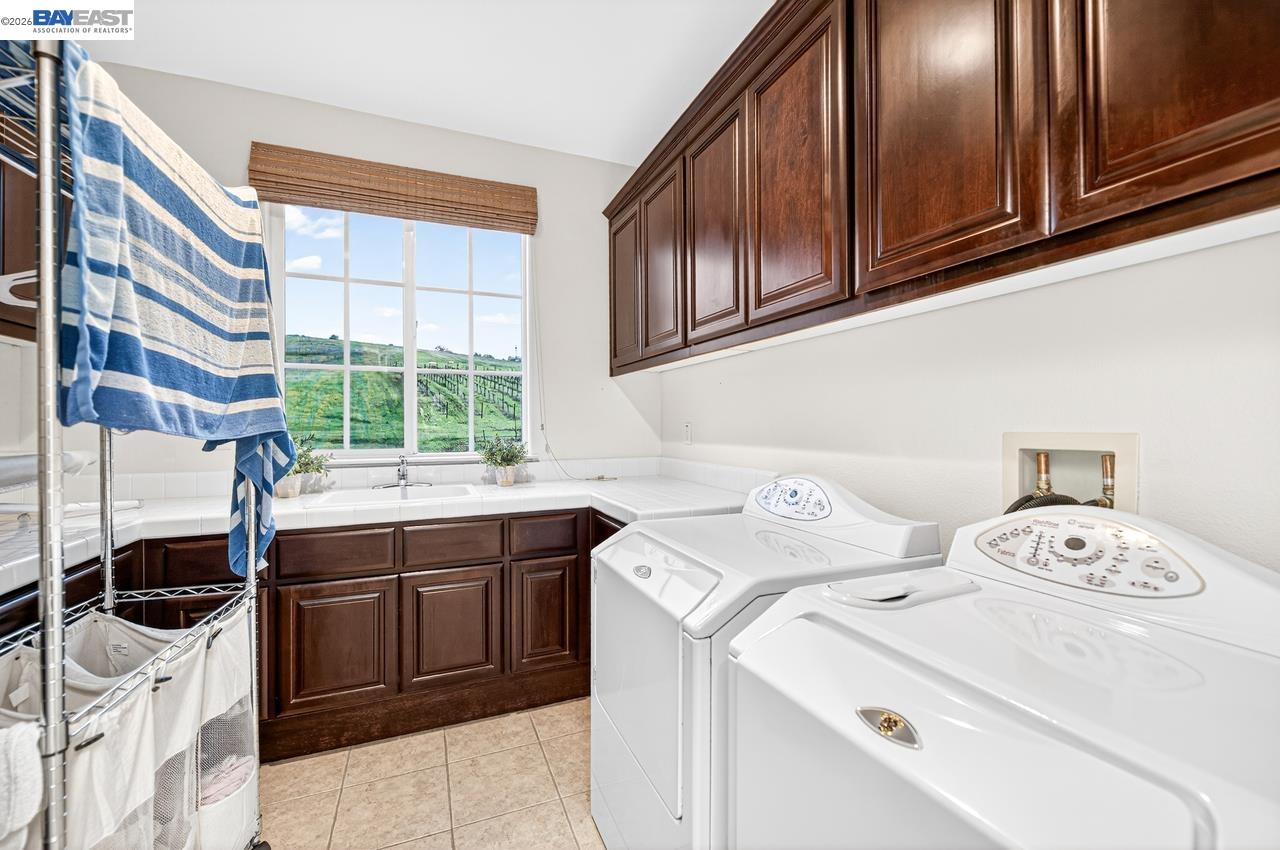 Detail Gallery Image 23 of 60 For 2779 Silverado Ct, Livermore,  CA 94550 - 4 Beds | 5/1 Baths