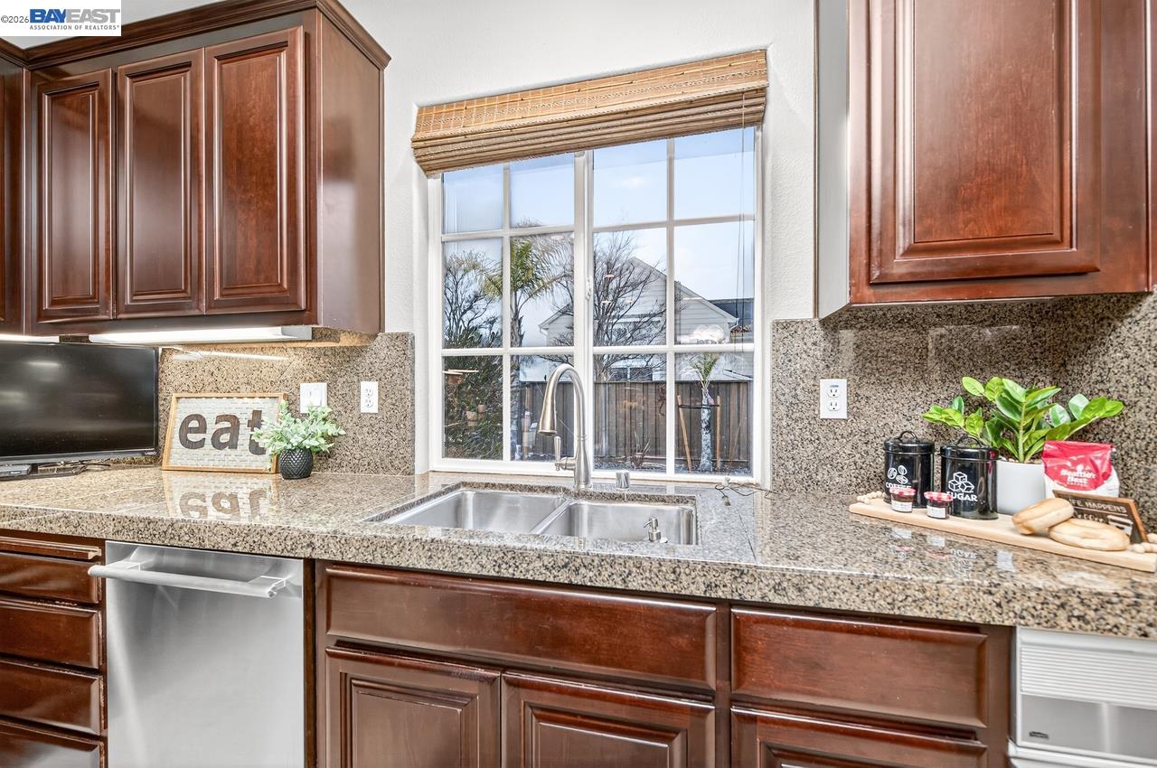 Detail Gallery Image 10 of 60 For 2779 Silverado Ct, Livermore,  CA 94550 - 4 Beds | 5/1 Baths