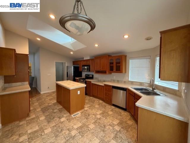 Detail Gallery Image 14 of 36 For 407 Santa Monica, San Leandro,  CA 94579 - 3 Beds | 2 Baths