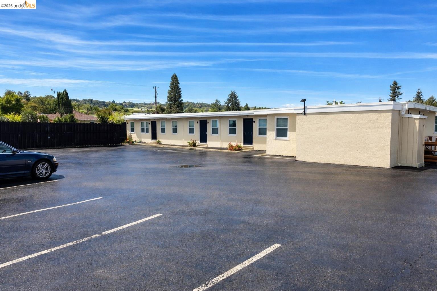 Detail Gallery Image 3 of 9 For 21447 Ocean View Dr, Hayward,  CA 94541 - – Beds | – Baths