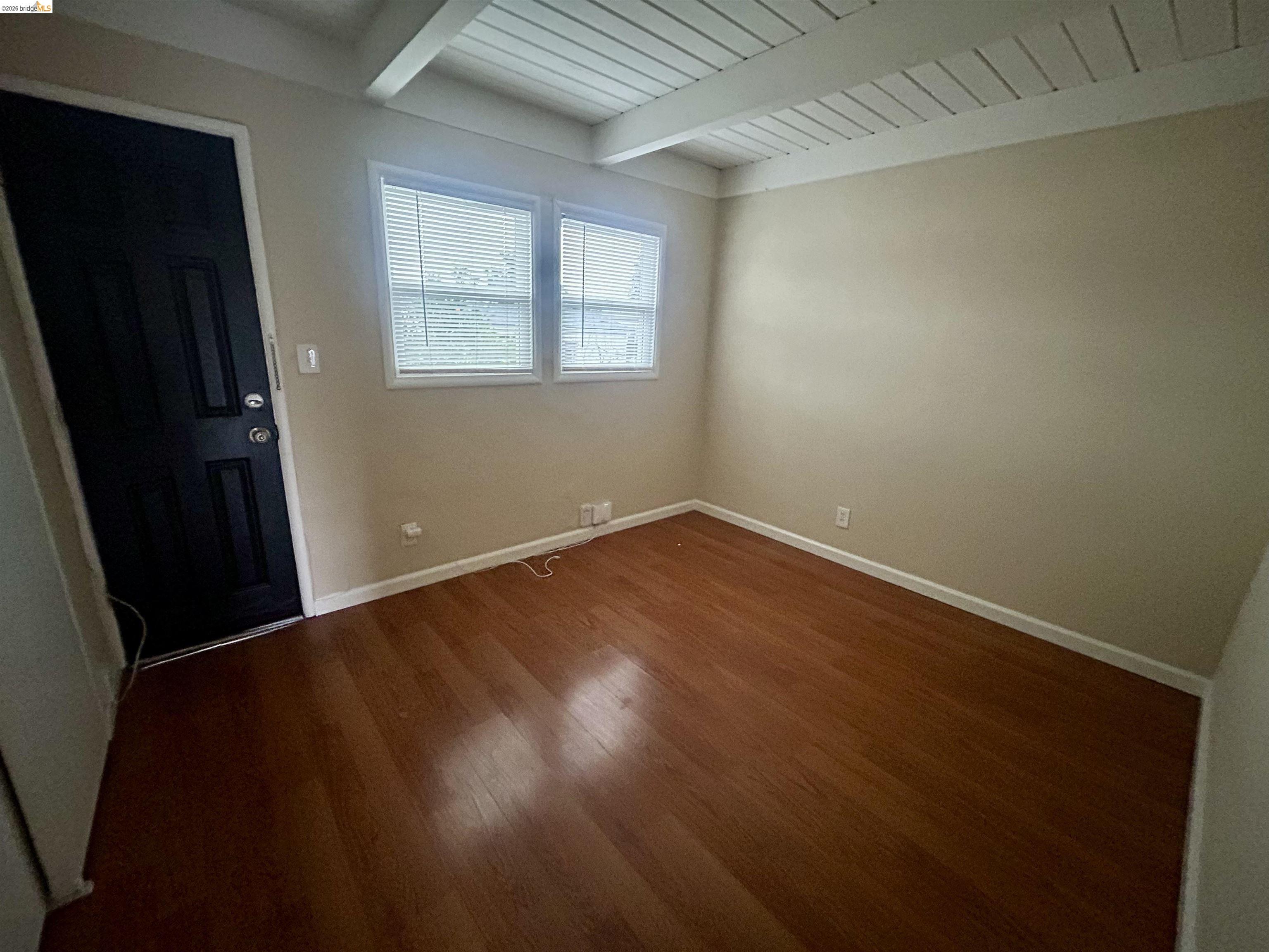 Detail Gallery Image 5 of 9 For 21447 Ocean View Dr, Hayward,  CA 94541 - – Beds | – Baths