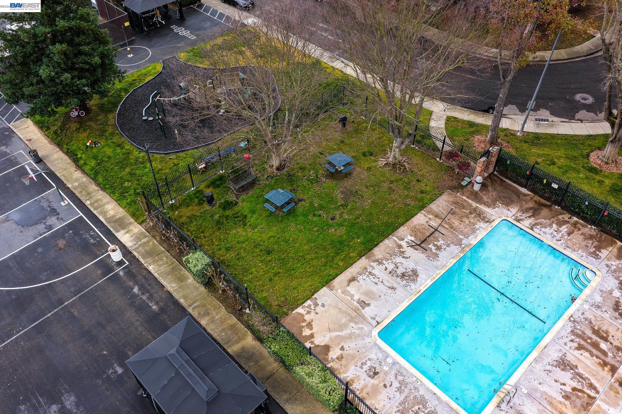 Detail Gallery Image 34 of 42 For 8185 Arroyo Dr #4,  Pleasanton,  CA 94588 - 2 Beds | 1 Baths