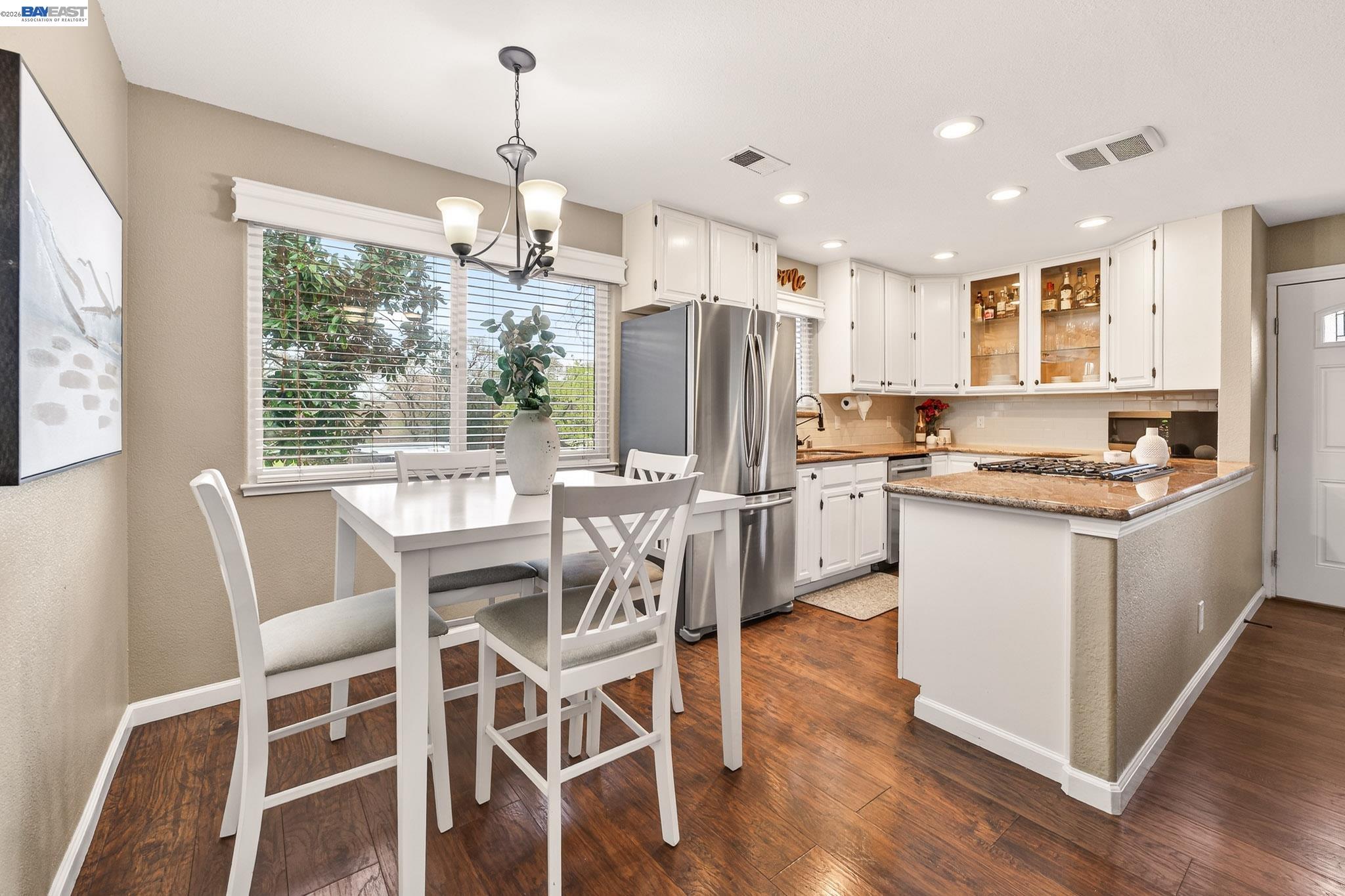 Photo #8: 41124729 Listing: Photo #8