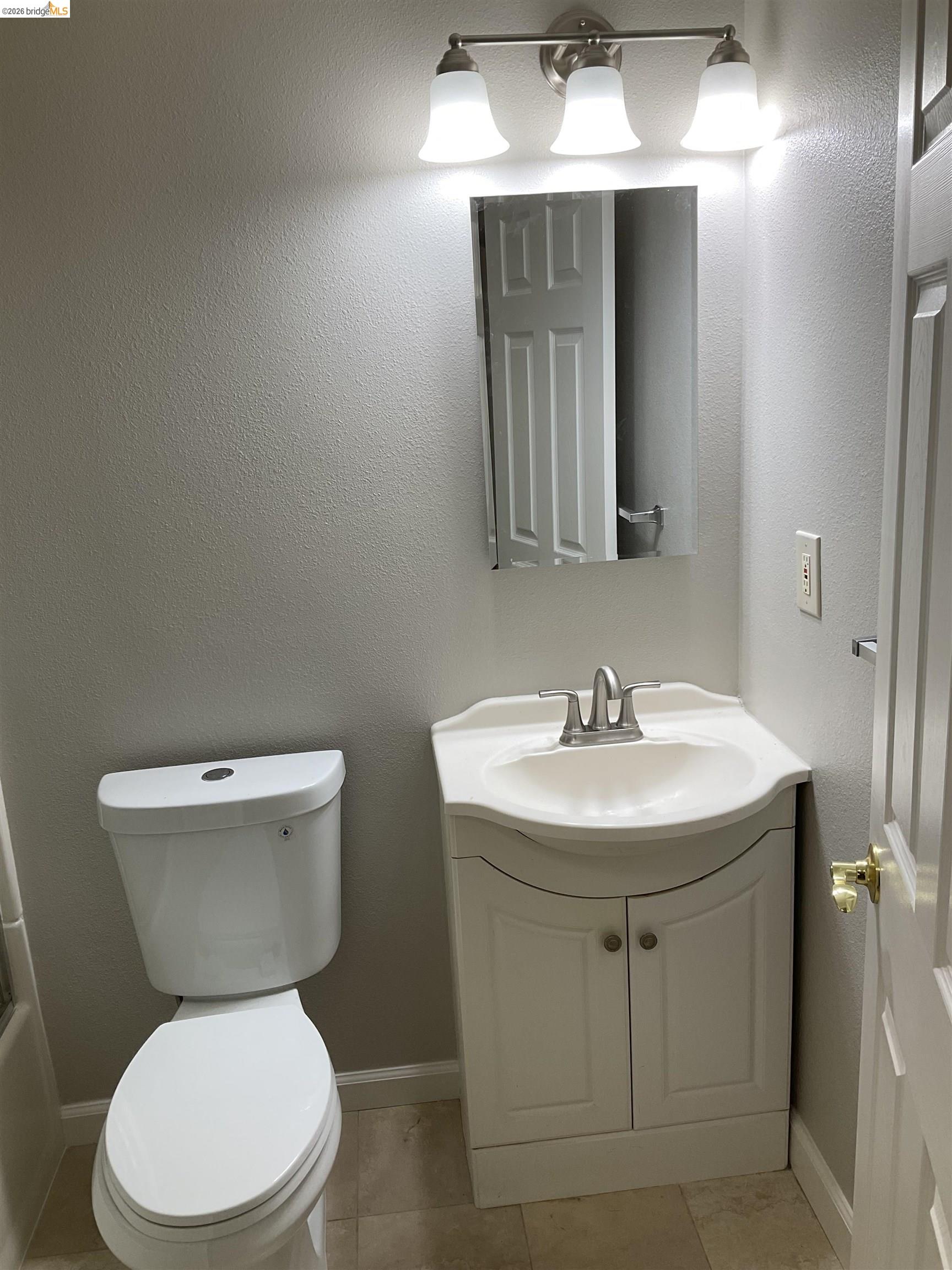 Detail Gallery Image 6 of 9 For 1202 Sycamore Drive #3,  Antioch,  CA 94509 - 2 Beds | 1 Baths