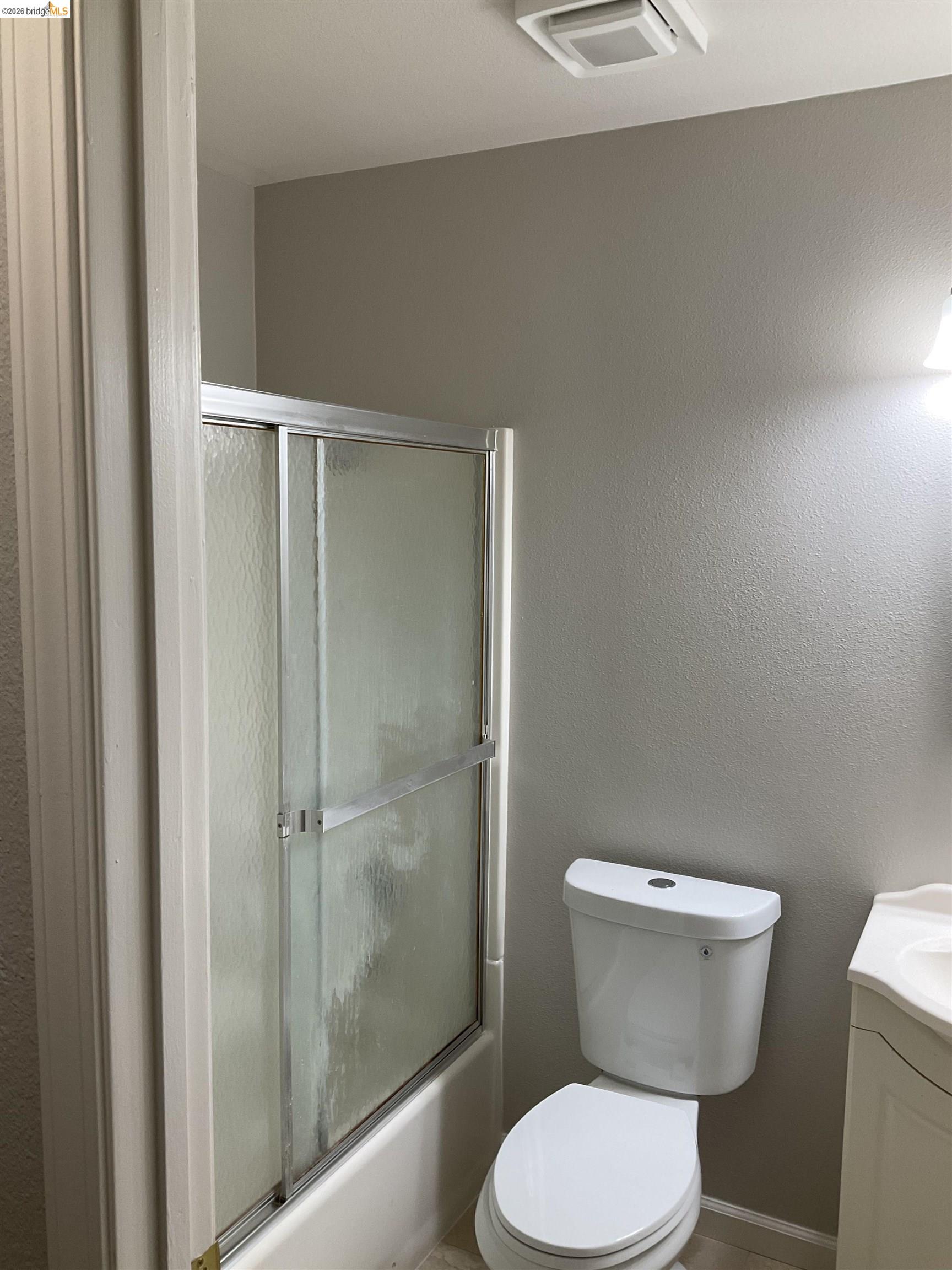 Detail Gallery Image 7 of 9 For 1202 Sycamore Drive #3,  Antioch,  CA 94509 - 2 Beds | 1 Baths