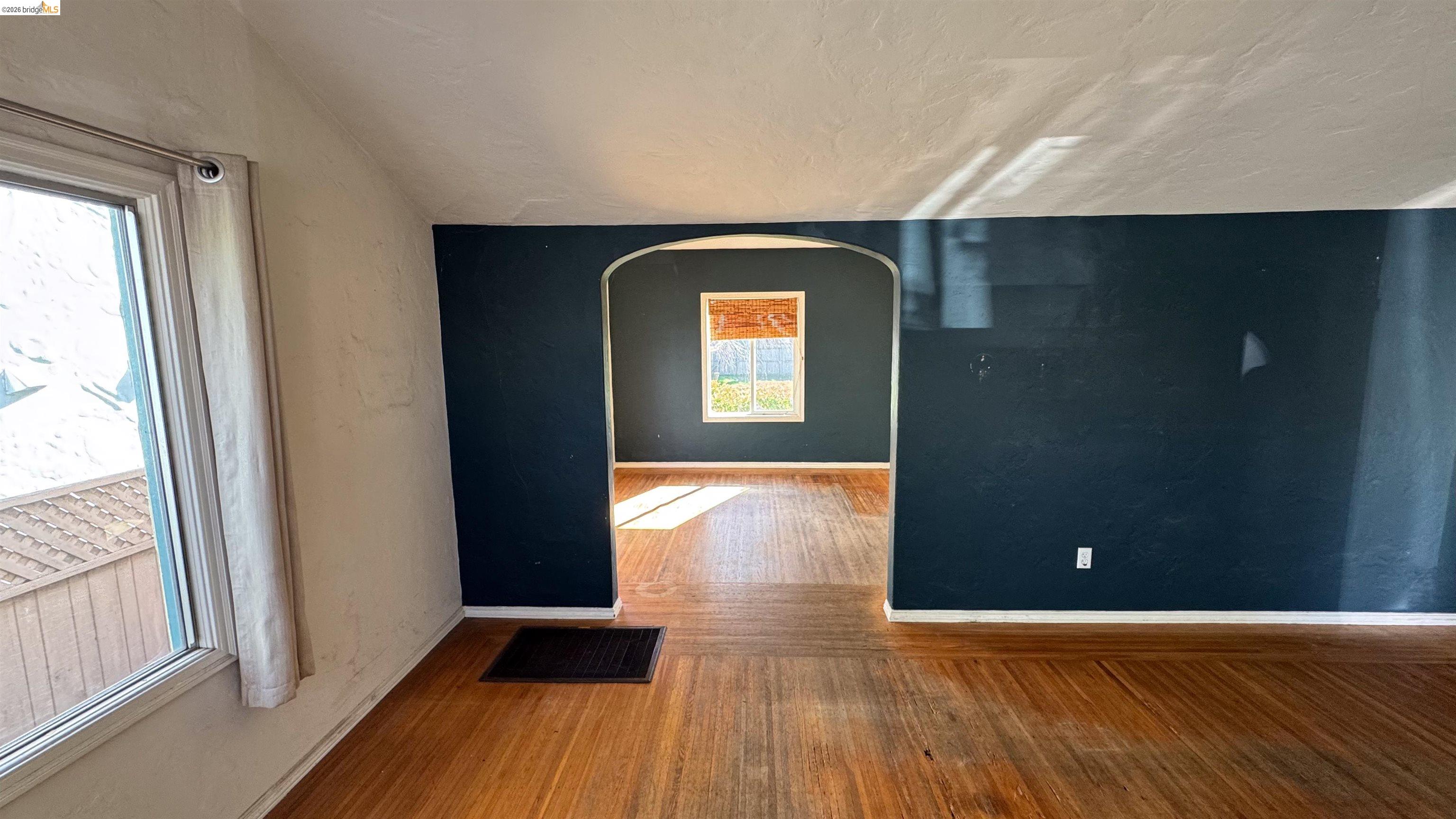 Detail Gallery Image 13 of 48 For 1266 N Washington Ave, Albany,  CA 94706-1733 - 2 Beds | 1/1 Baths