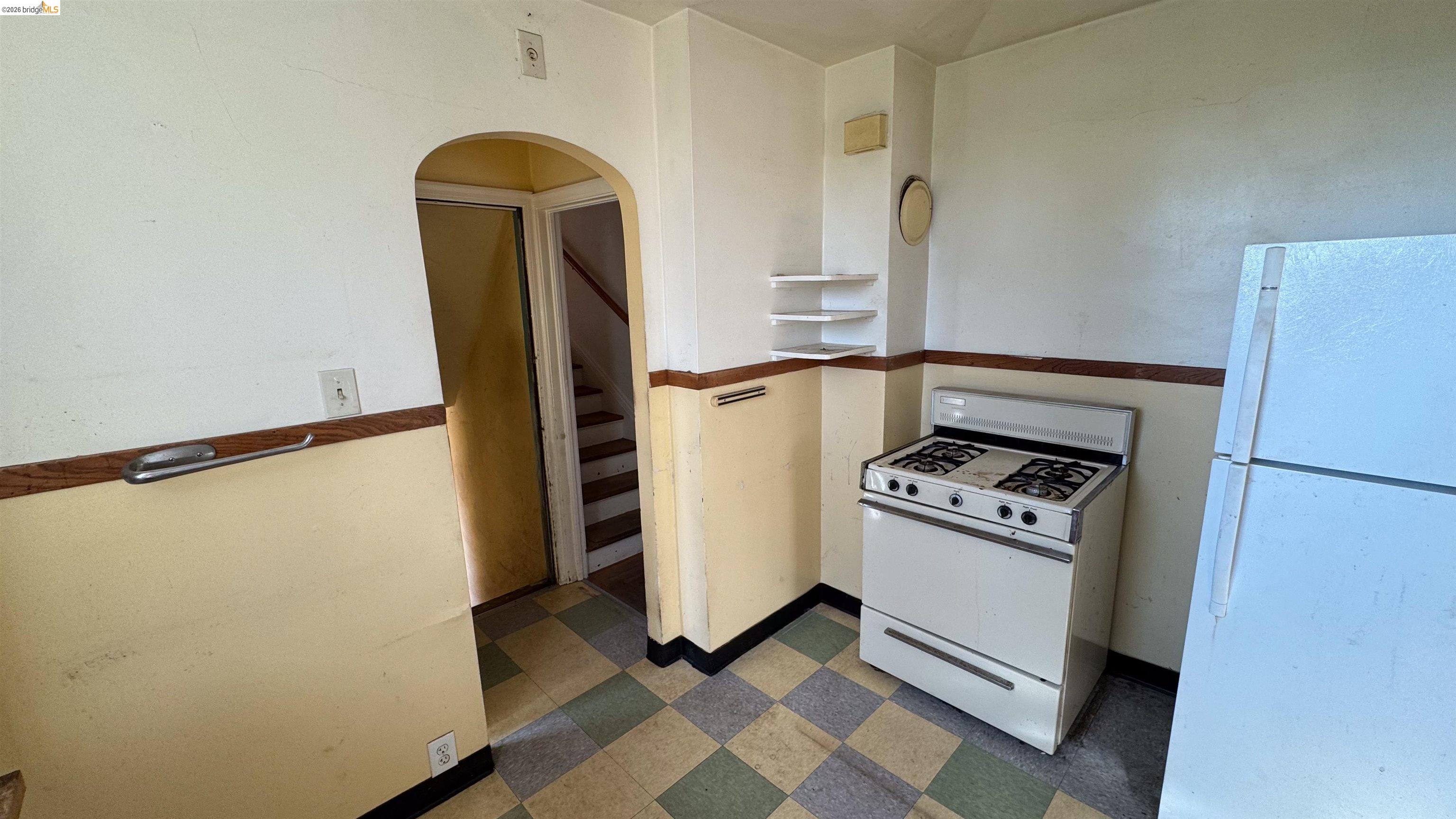 Detail Gallery Image 18 of 48 For 1266 N Washington Ave, Albany,  CA 94706-1733 - 2 Beds | 1/1 Baths