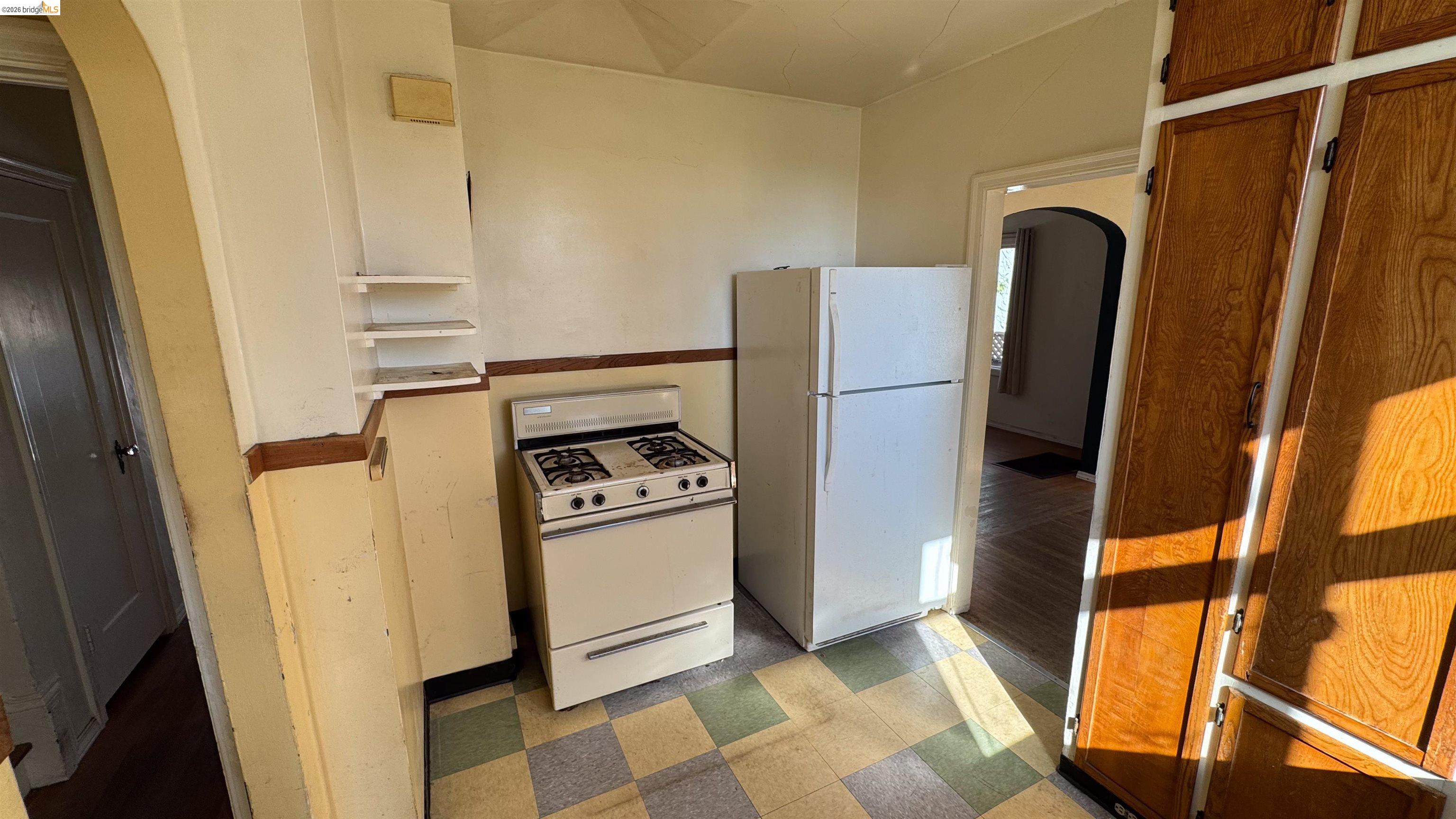 Detail Gallery Image 19 of 48 For 1266 N Washington Ave, Albany,  CA 94706-1733 - 2 Beds | 1/1 Baths