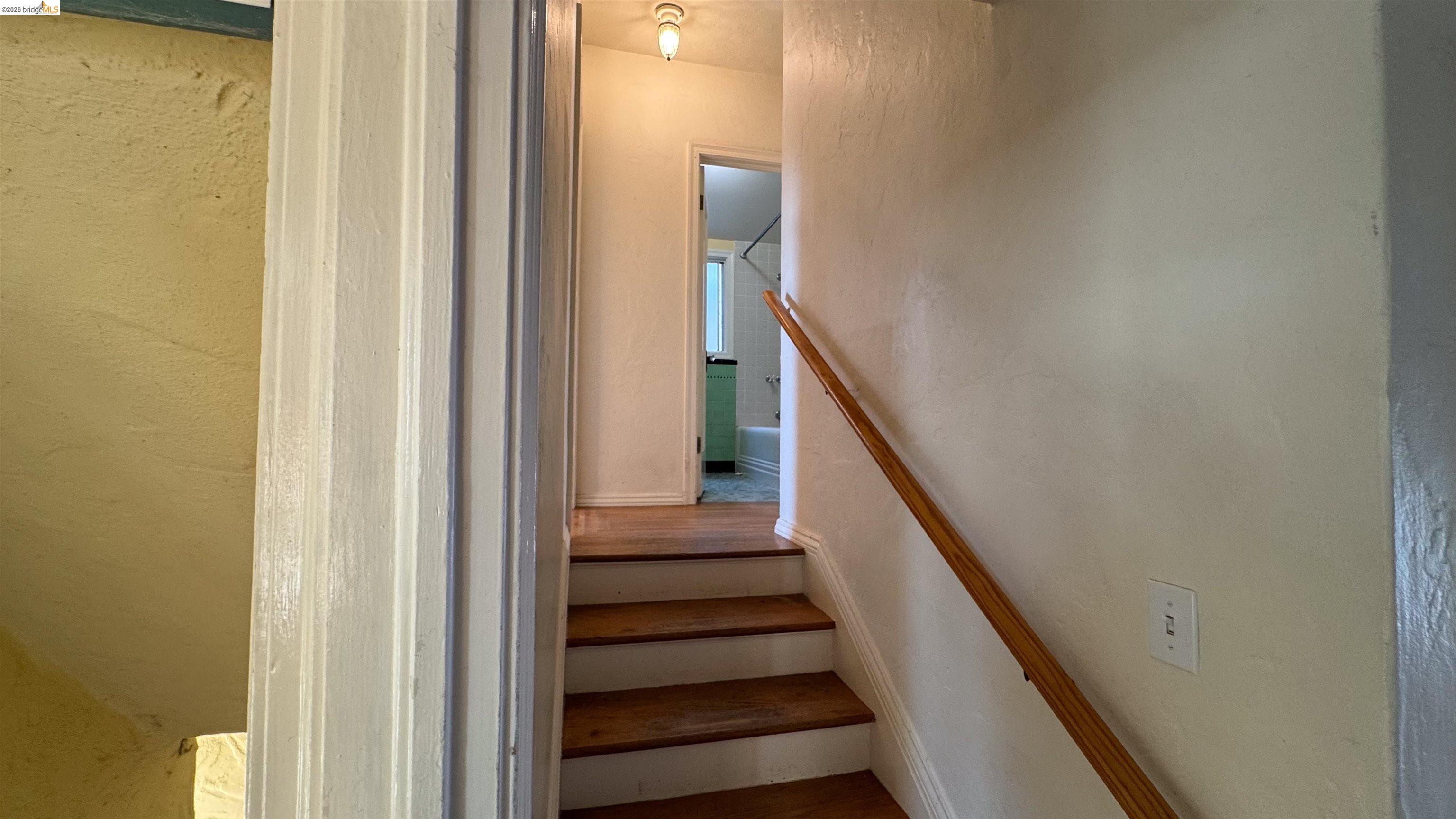 Detail Gallery Image 21 of 48 For 1266 N Washington Ave, Albany,  CA 94706-1733 - 2 Beds | 1/1 Baths