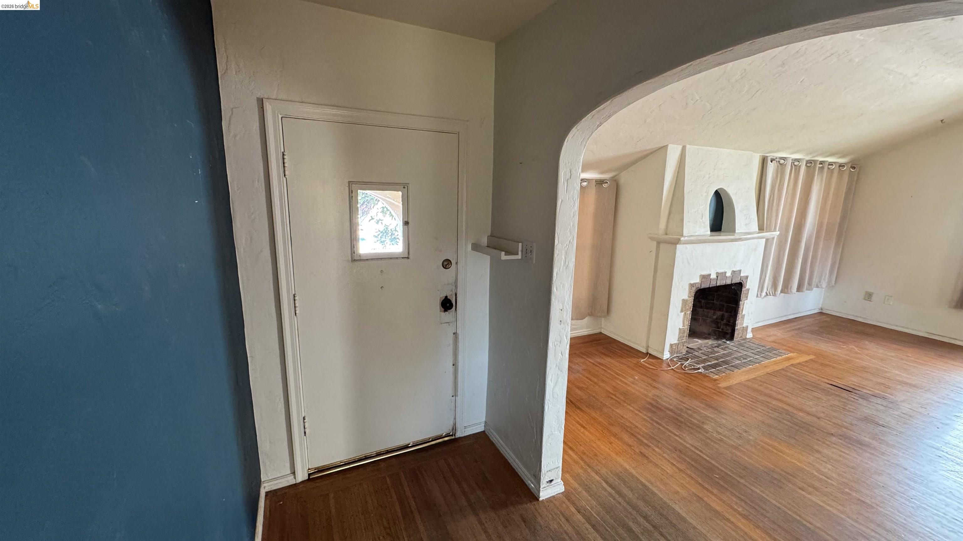 Detail Gallery Image 5 of 48 For 1266 N Washington Ave, Albany,  CA 94706-1733 - 2 Beds | 1/1 Baths