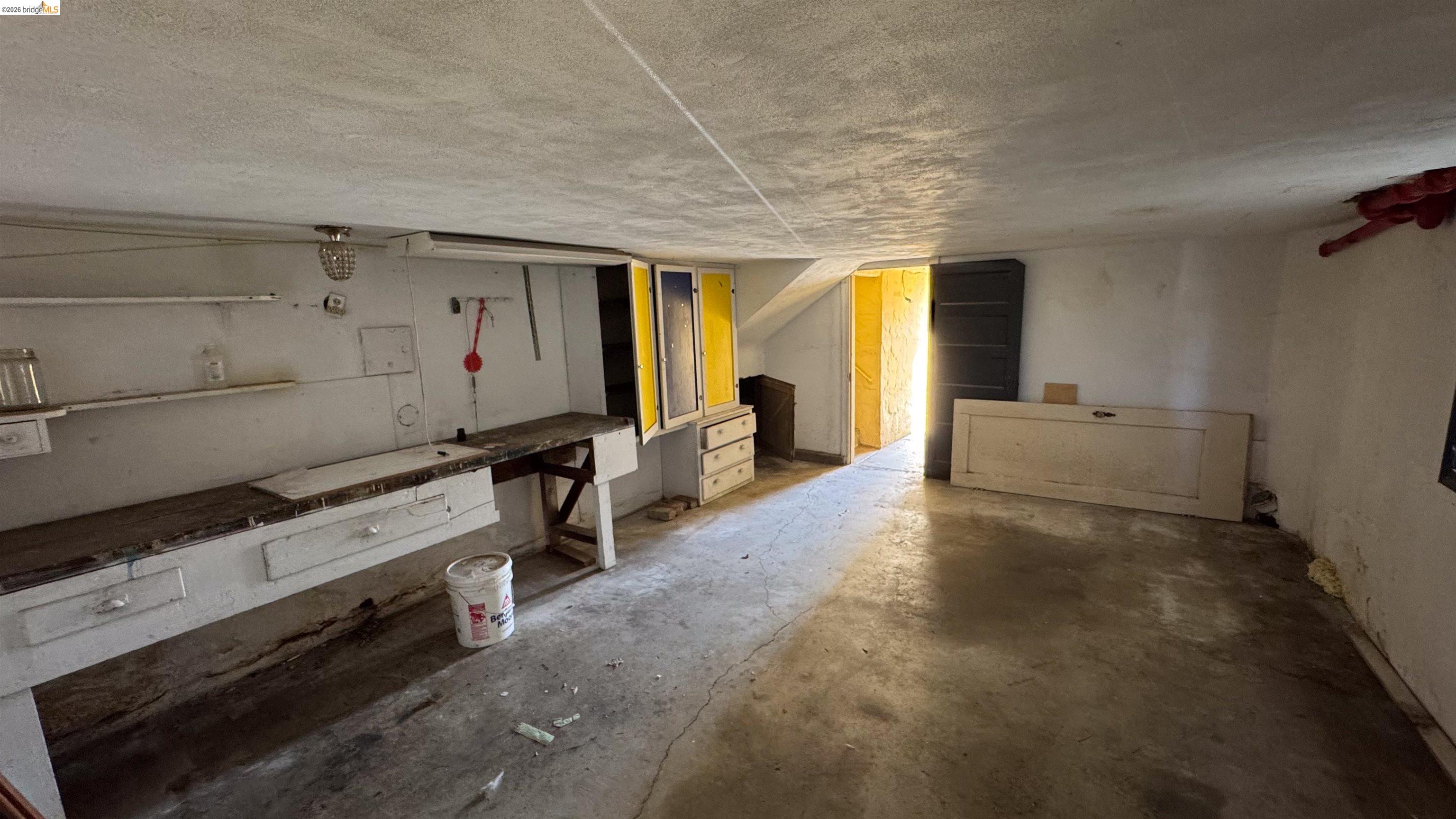 Detail Gallery Image 41 of 48 For 1266 N Washington Ave, Albany,  CA 94706-1733 - 2 Beds | 1/1 Baths