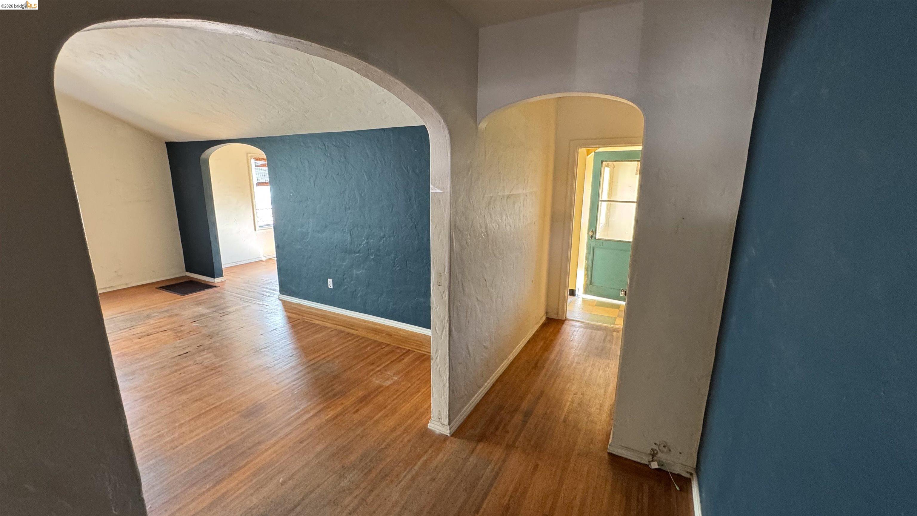 Detail Gallery Image 7 of 48 For 1266 N Washington Ave, Albany,  CA 94706-1733 - 2 Beds | 1/1 Baths