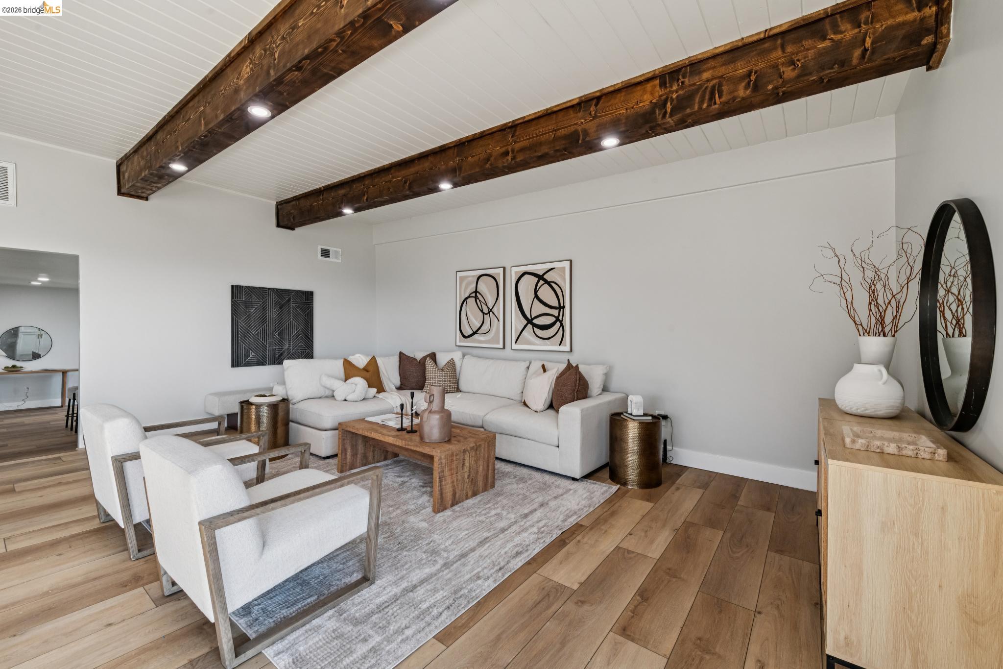 Detail Gallery Image 12 of 54 For 7807 Outlook Ave, Oakland,  CA 94605 - 5 Beds | 5 Baths